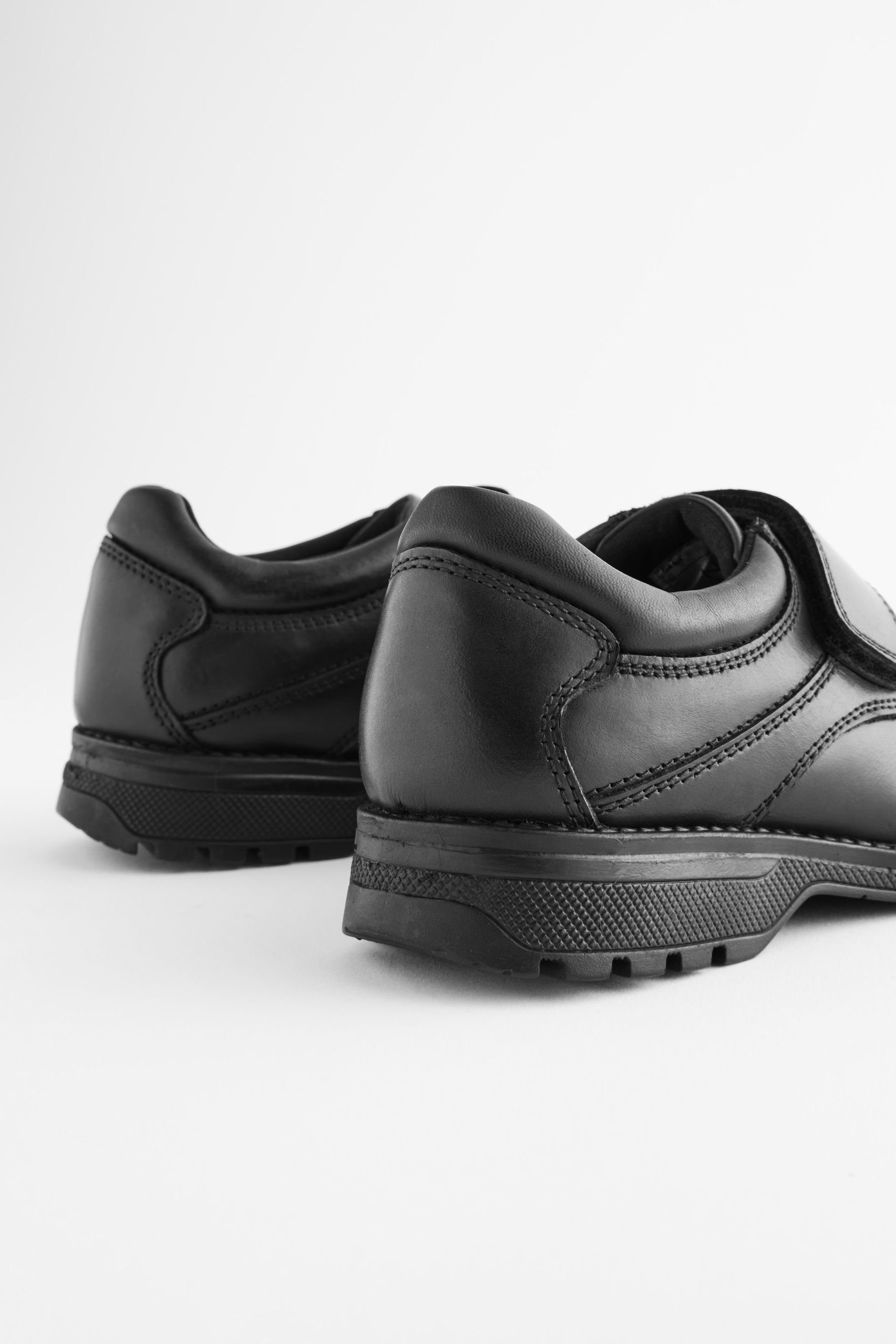 Next Lederschuhe mit Klettverschluss für die Schule Klettschuh (1-tlg)