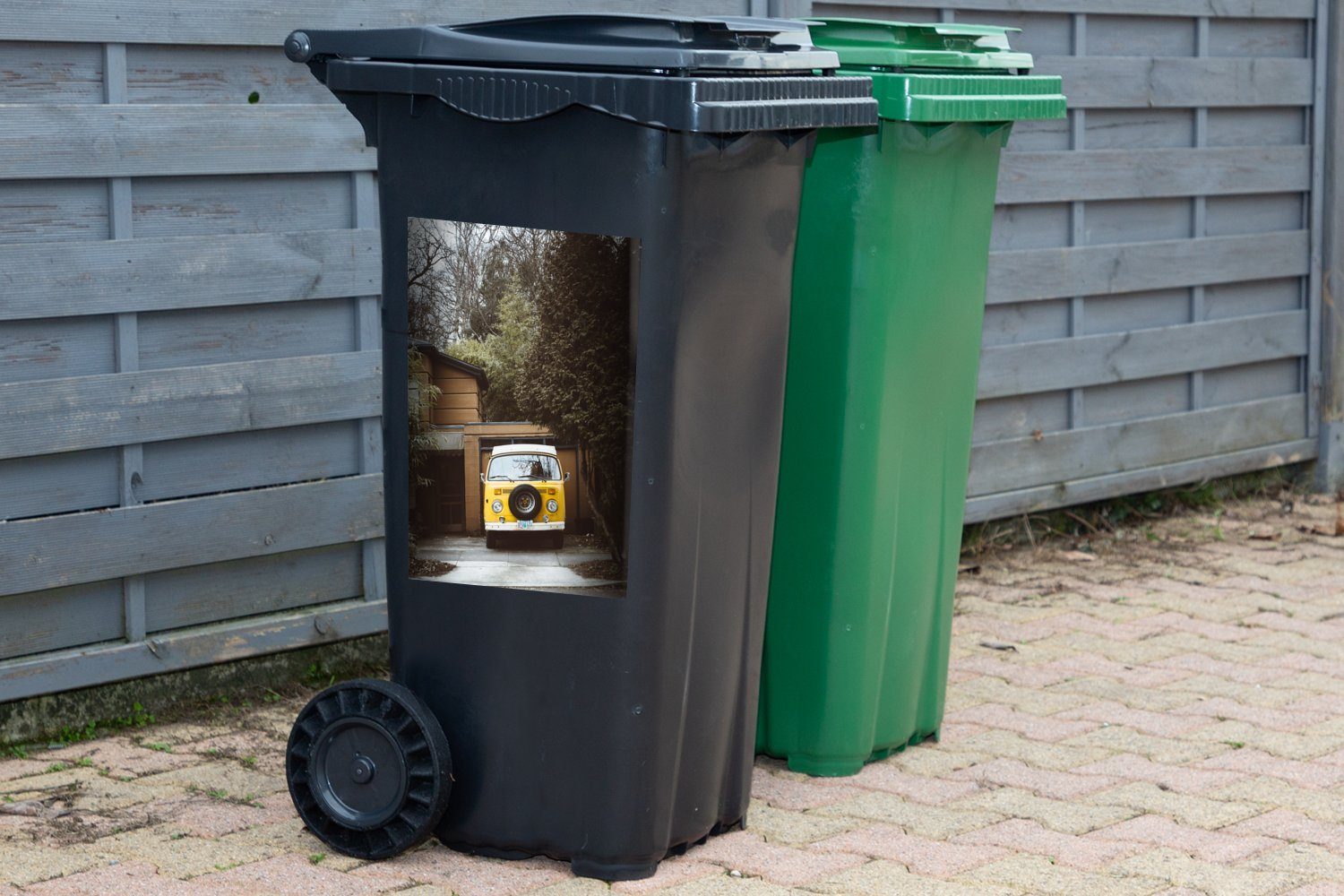 Mülleimer-aufkleber, Container, MuchoWow Wandsticker (1 Haus Bus Auto Mülltonne, St), - Abfalbehälter Sticker, -