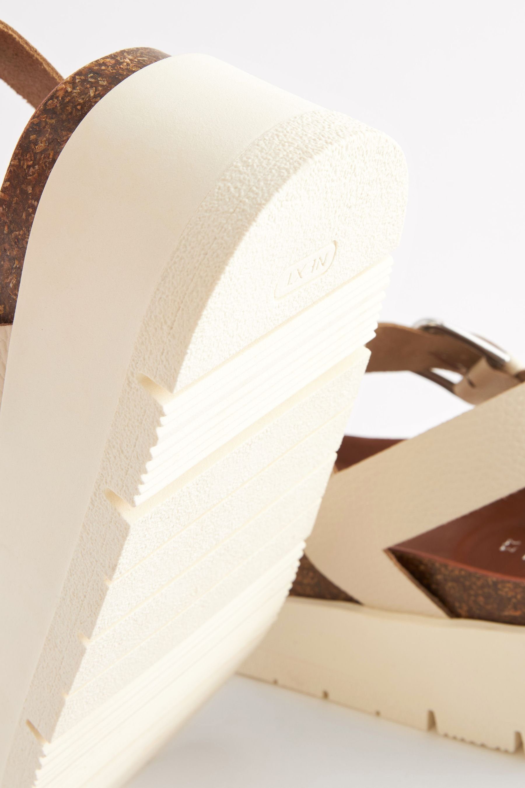 Comfort® Plateausohlesandale Forever T-Strap-Sandale (1-tlg) aus Leder Bone Next White