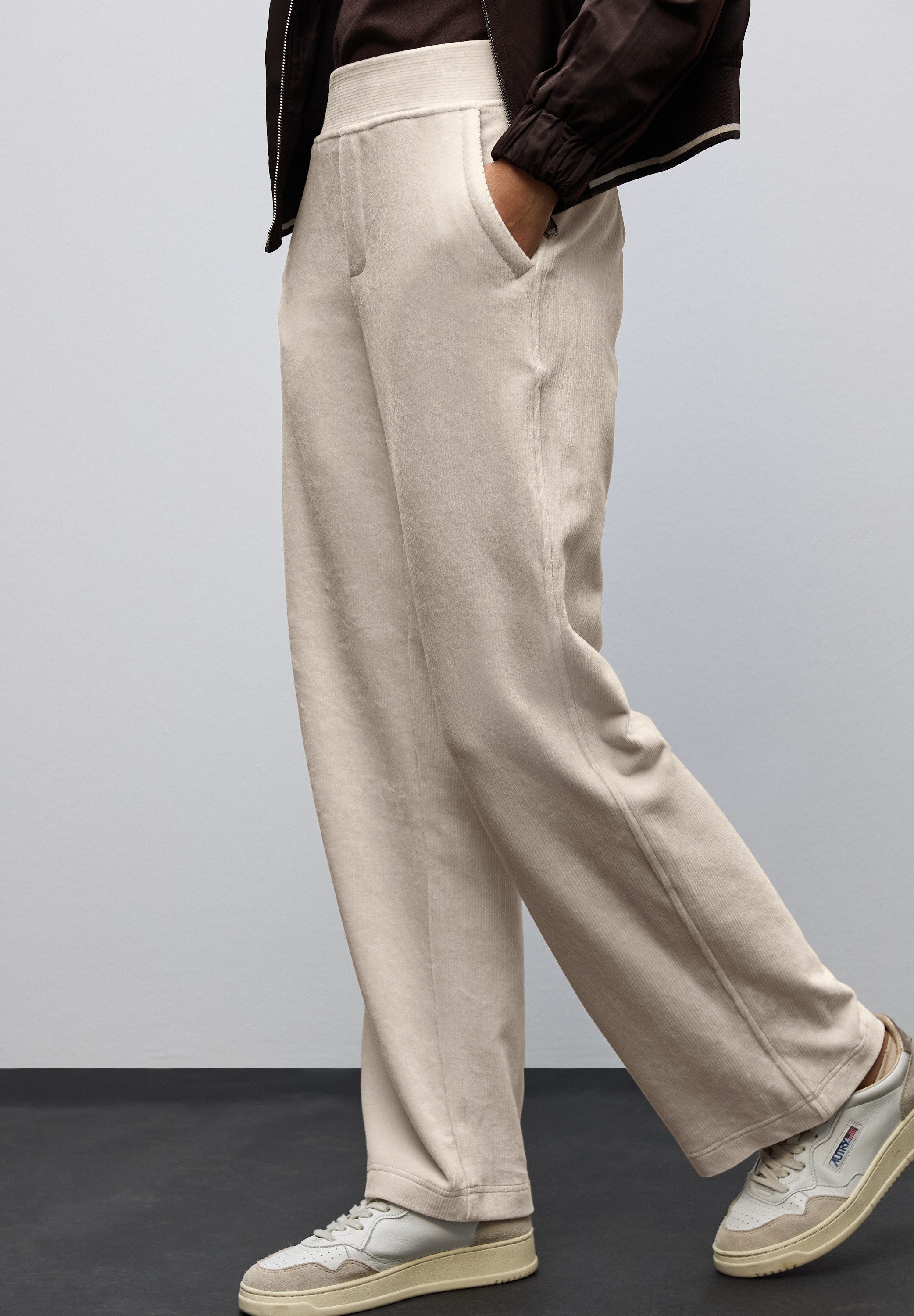 STREET ONE Cordhose mit Stretch und seitliche Taschen günstig online kaufen