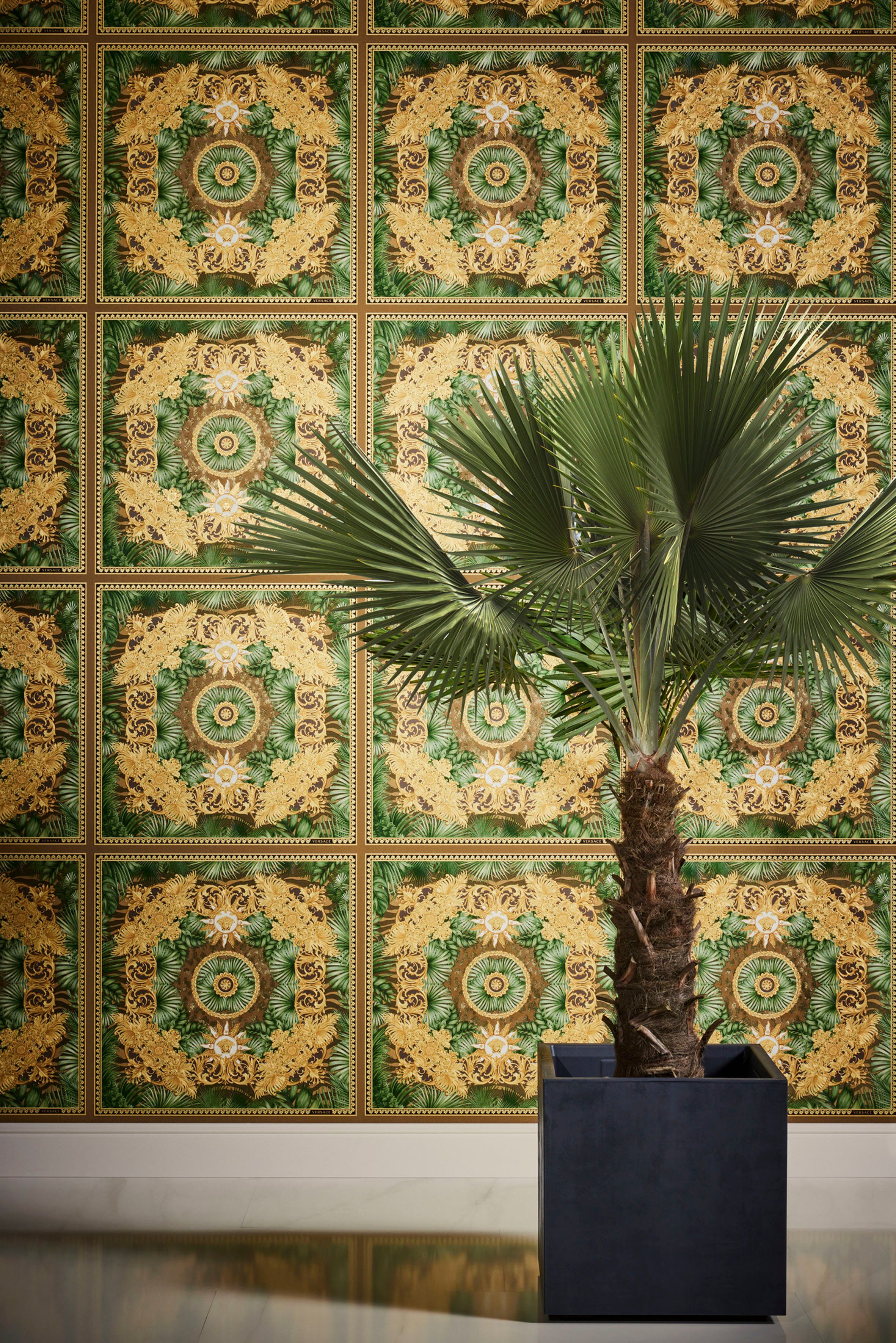 Versace Vliestapete Wallpaper Versace 5 Design, leicht strukturiert, leicht glänzend, abstrakt, gemustert, (1 St), Dschungel auffallende Fliesen-Tapete Tapeten Wohnzimmer Schlafzimmer