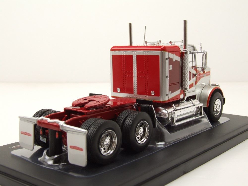 ixo Models Modellauto Freightliner FLC 120 64 T Zugmaschine 1977 silber rot, Maßstab 1:43