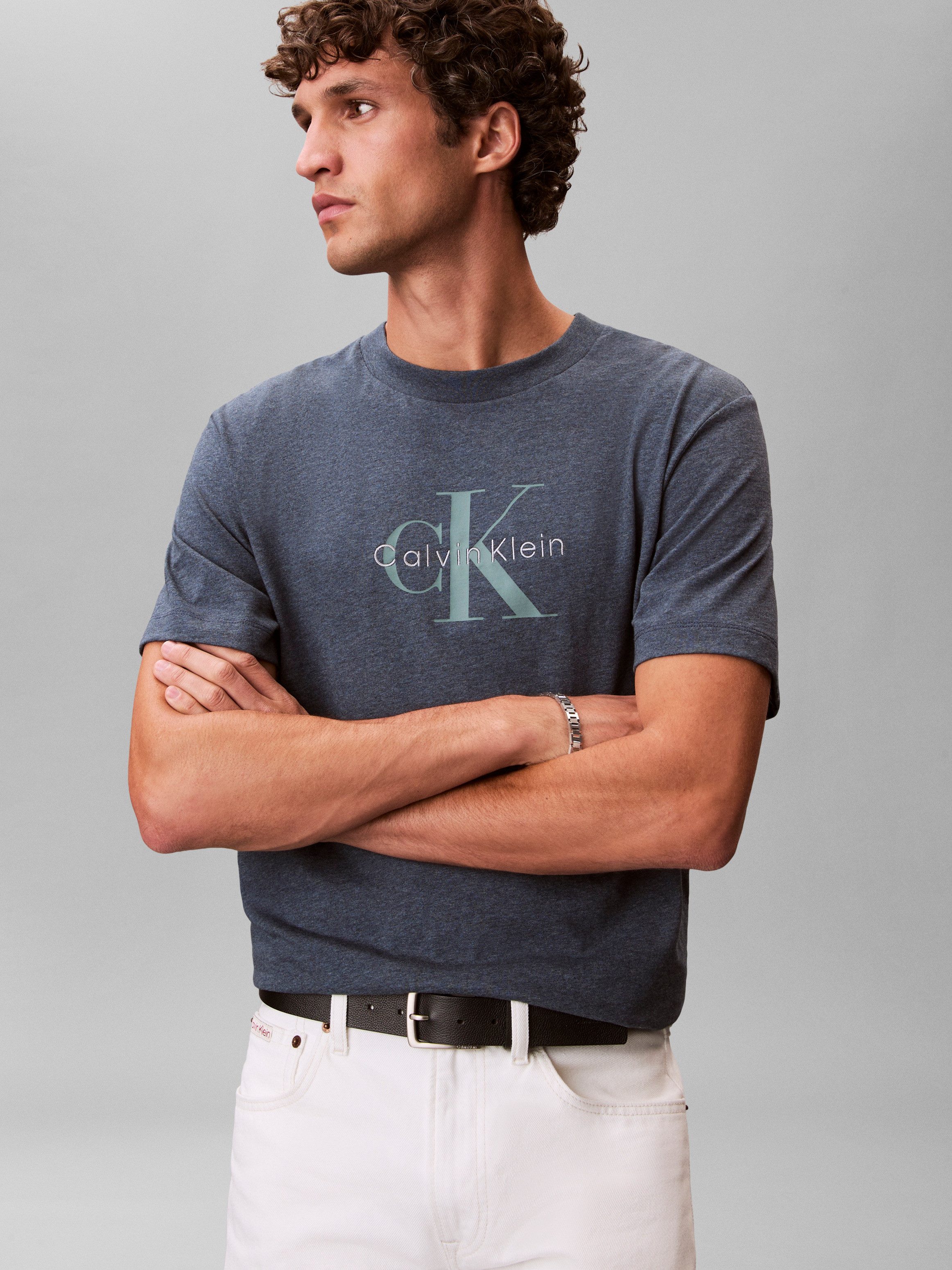 Calvin Klein Jeans T-Shirt SS Hero Monologo Tee 20s Mit Rundhalsausschnitt, regular fit – Bild 3 von 5