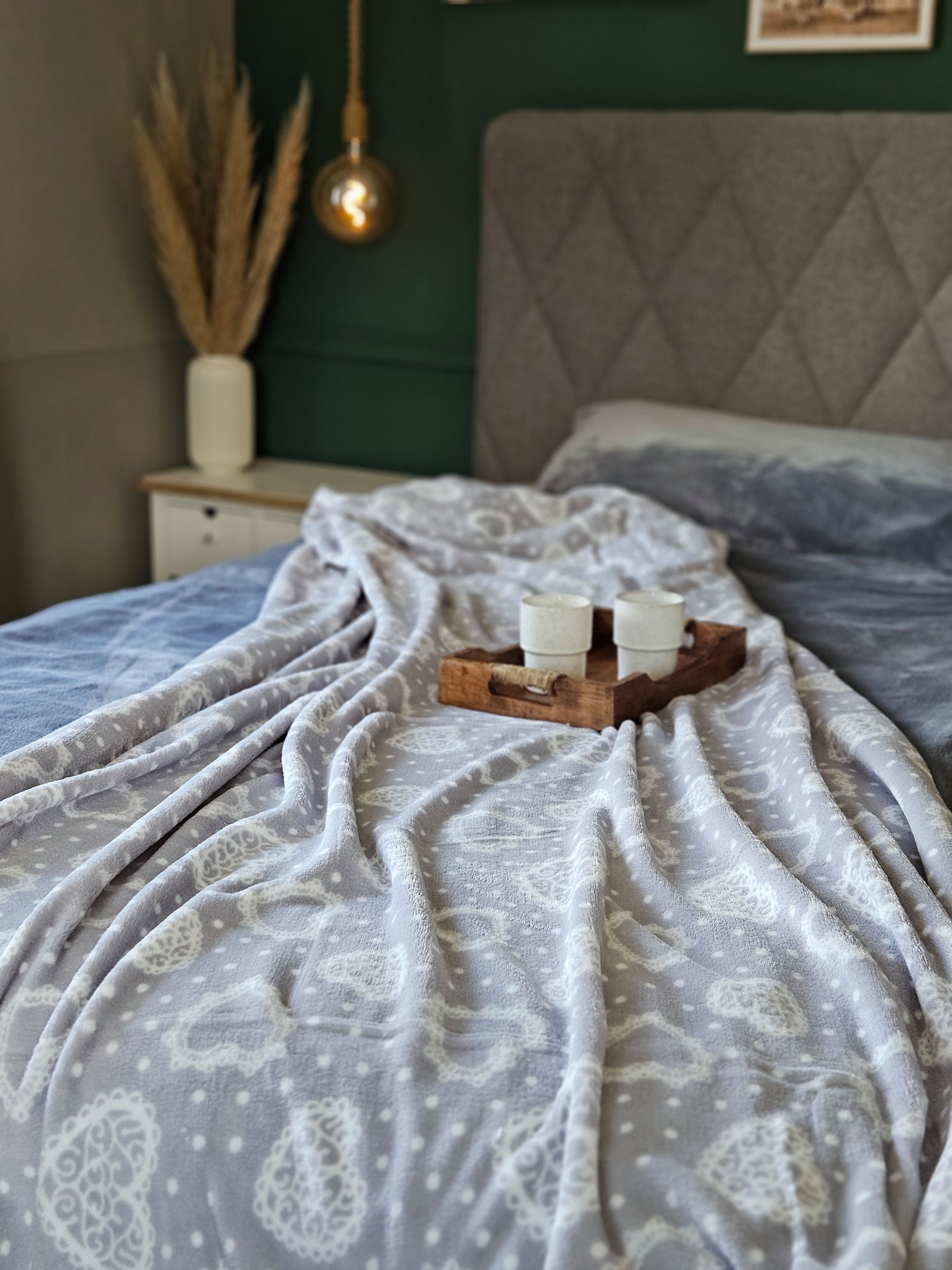 Wohndecke Kuscheldecke Decke Tagesdecke Herzen 150x200 cm Creme Grau Beige Rot, Meinposten