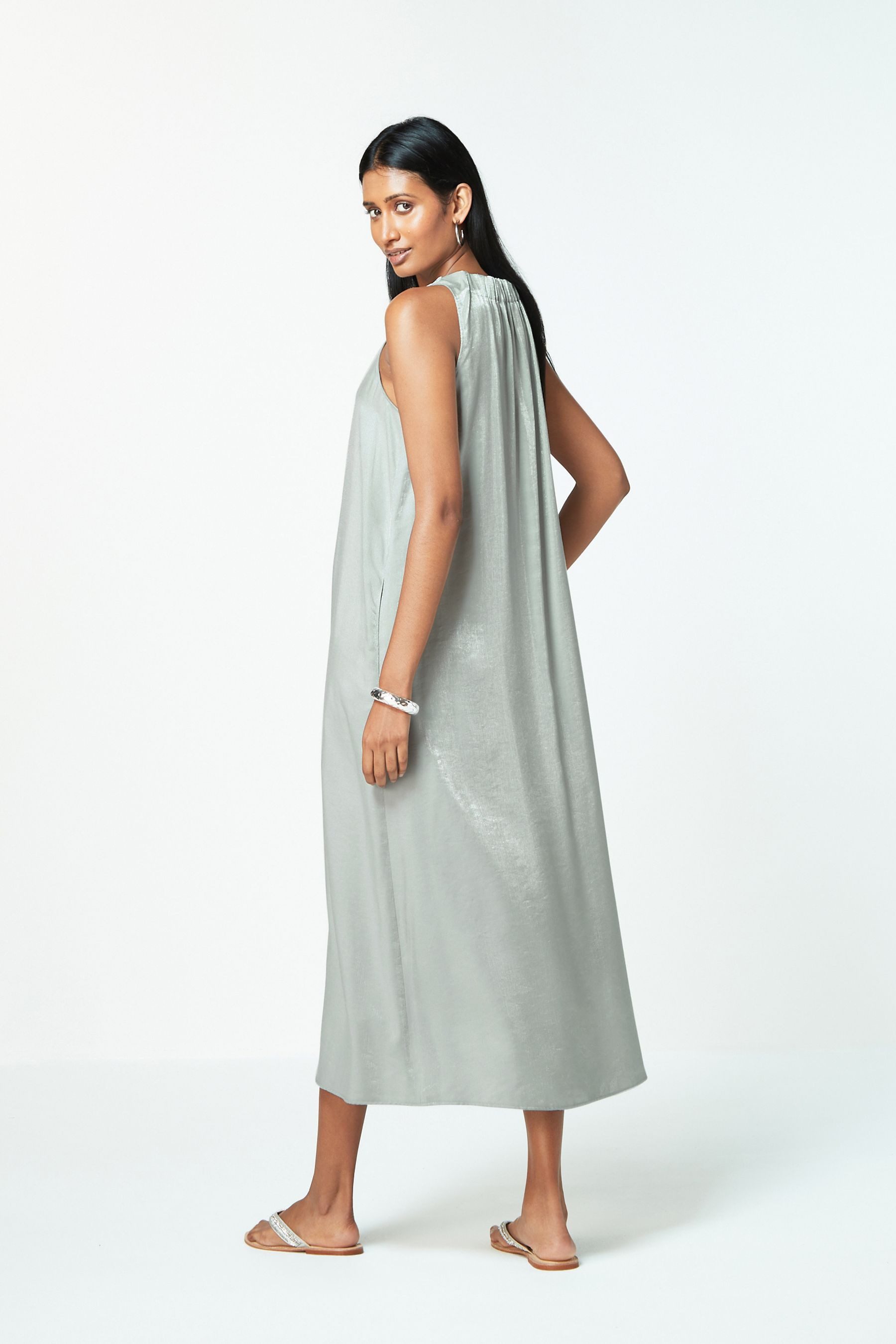 Next Midikleid Enges Midikleid mit V-Ausschnitt günstig online kaufen