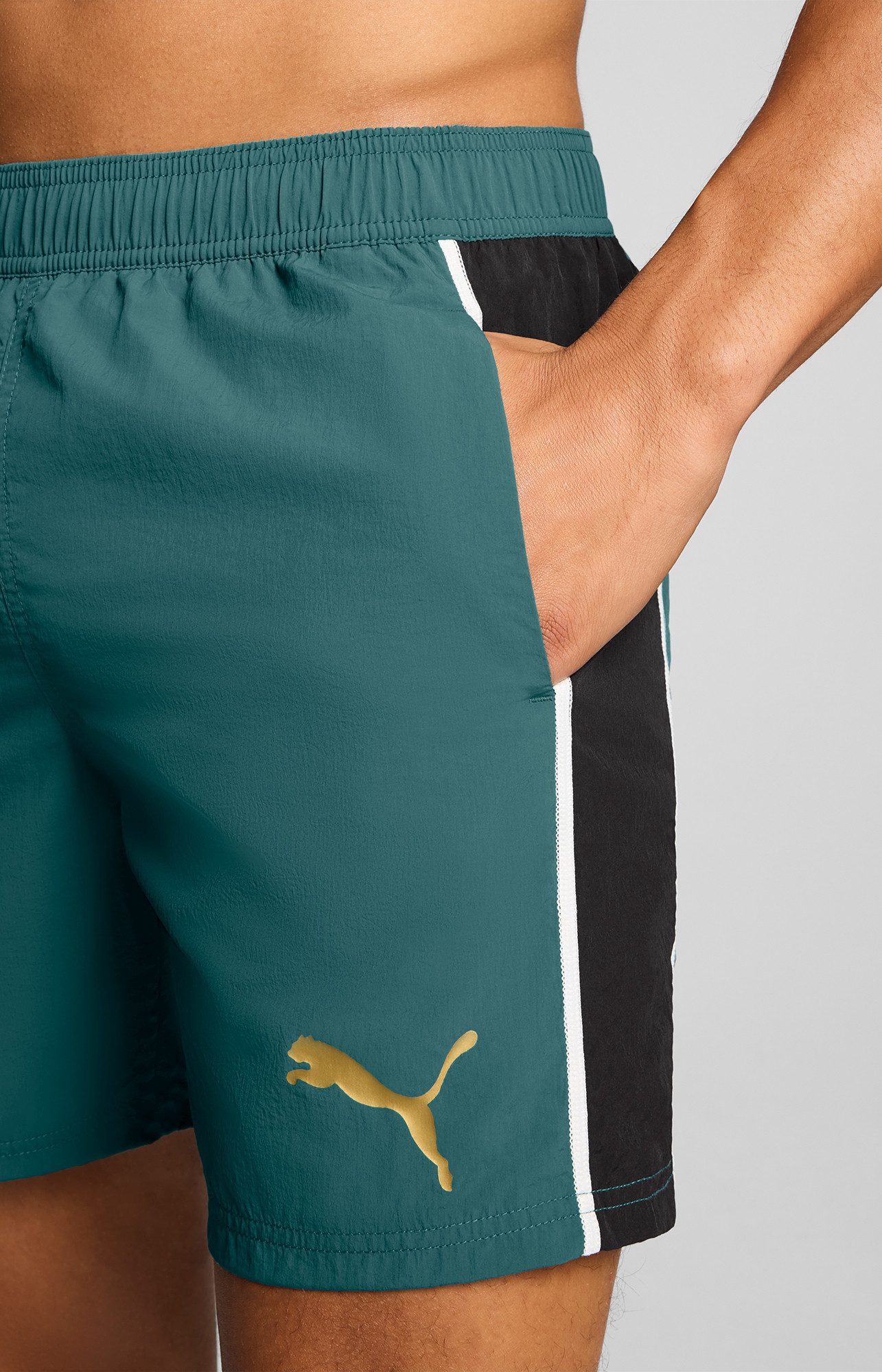 PUMA Badeshorts mit seitlichen Taschen – Bild 3 von 5