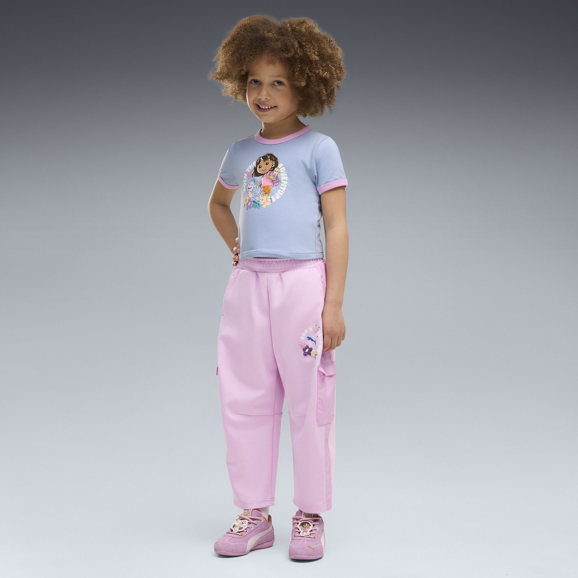 PUMA Sporthose PUMA x DORA THE EXPLORER T7 Relaxed Barrel-Hose. Mädchen