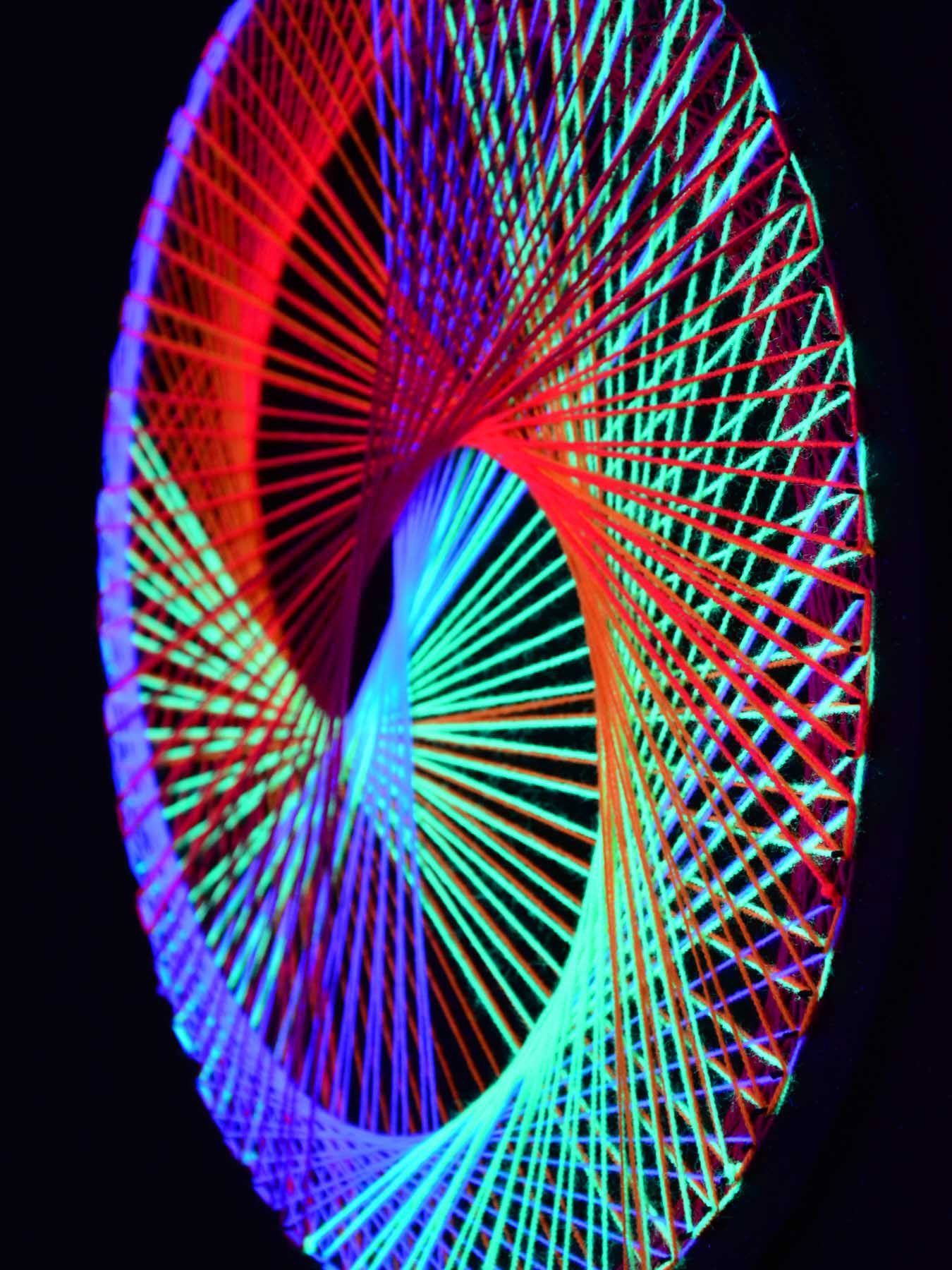 Spirale UV-aktiv, Fadendeko Schwarzlicht unter 50cm, Dekoobjekt Schwarzlicht Multivitamin", 2D PSYWORK leuchtet StringArt "Neon