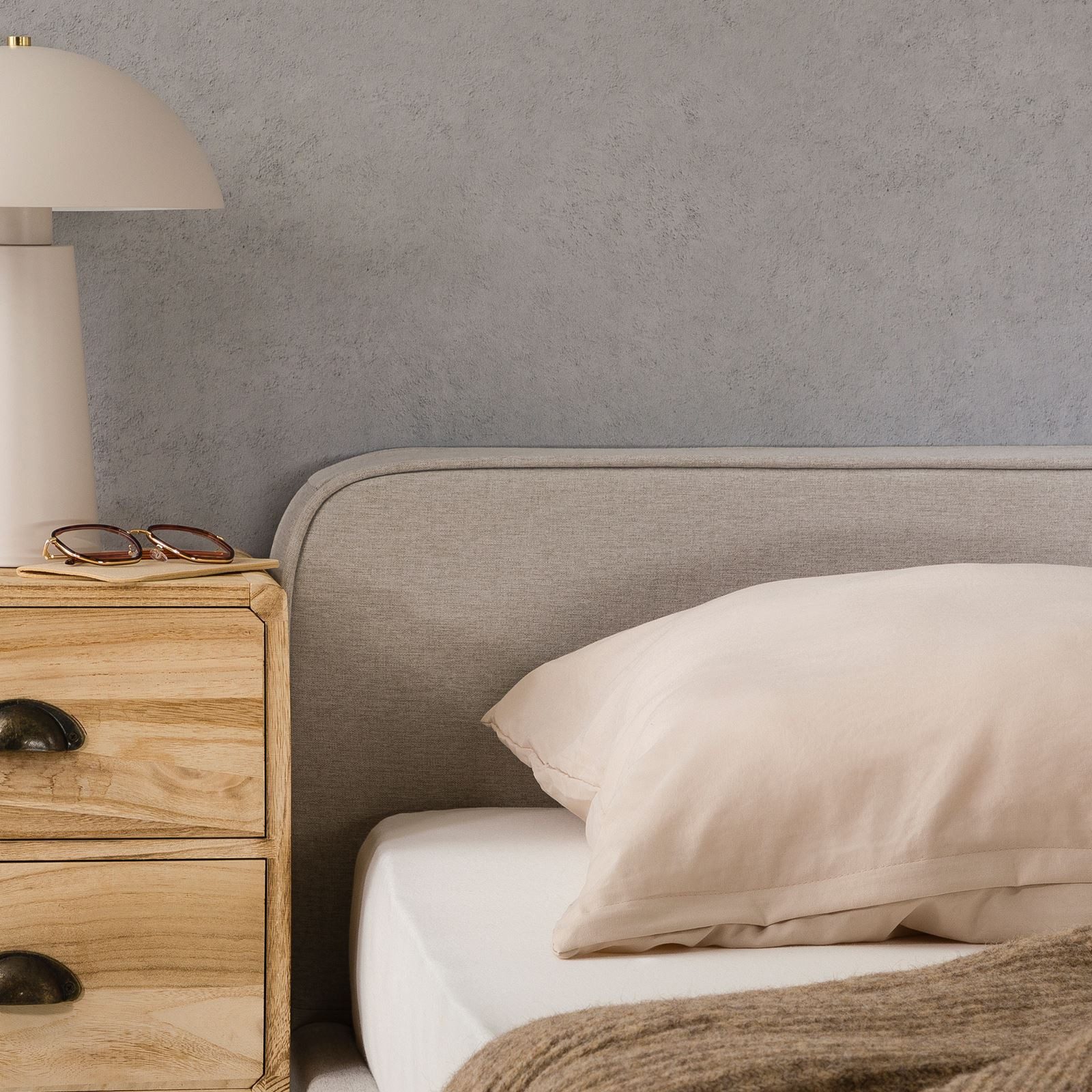 IDIMEX Polsterbett MARINI, Bett 140x200 cm mit Lattenrost Doppelbett mit Kopfteil Stoffbezug grau
