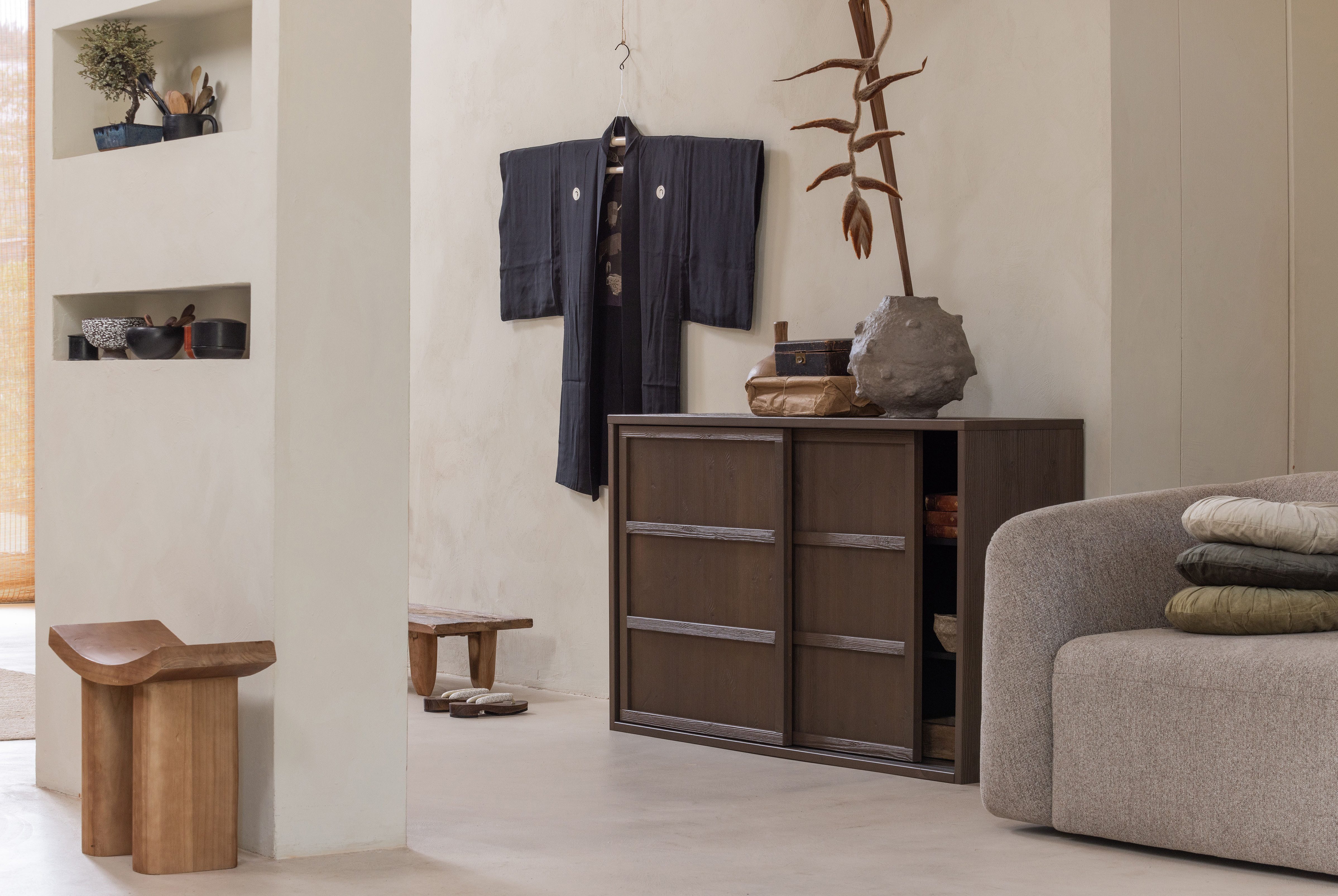WOOOD Hocker Japan aus Paulowniaholz mit matter Schutzschicht B 50 x T 25 x H 45 cm, Tragkraft 110 kg,Pflegeleicht,sichtbare Maserung, einfach zu montieren