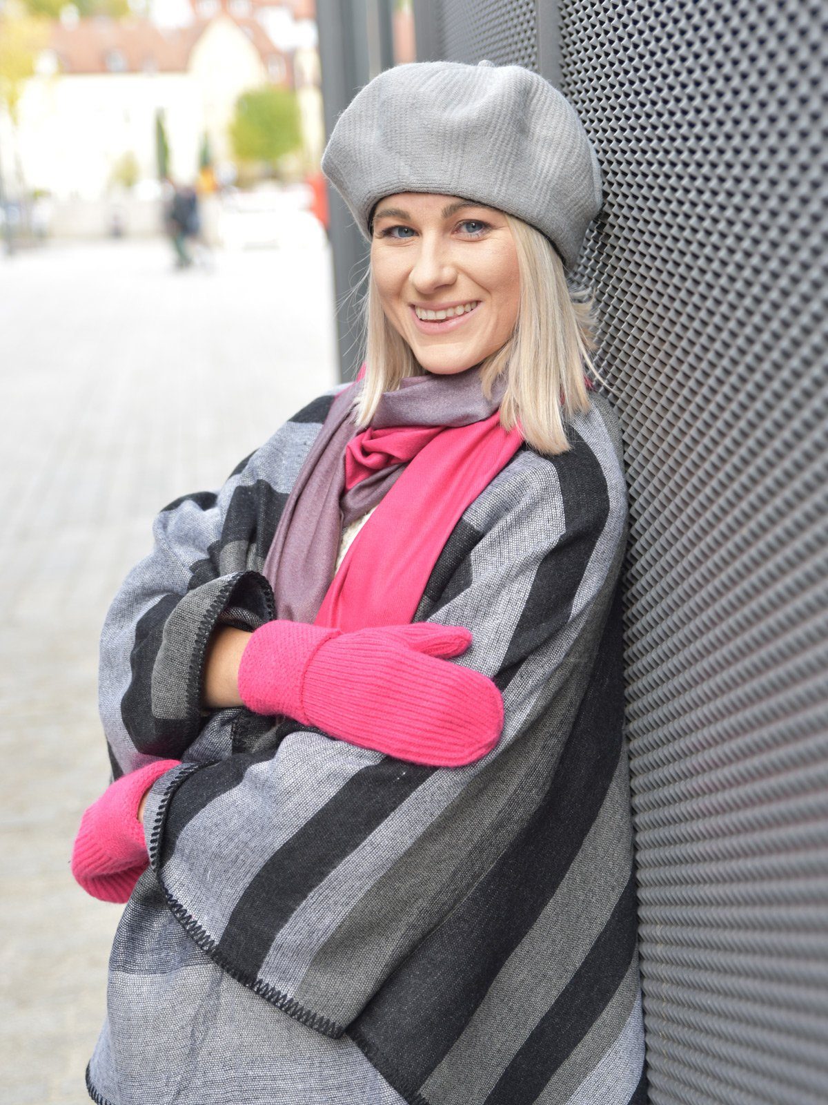 styleBREAKER Fäustlinge Strick Fäustlinge mit gemustertem Bund (1-St)