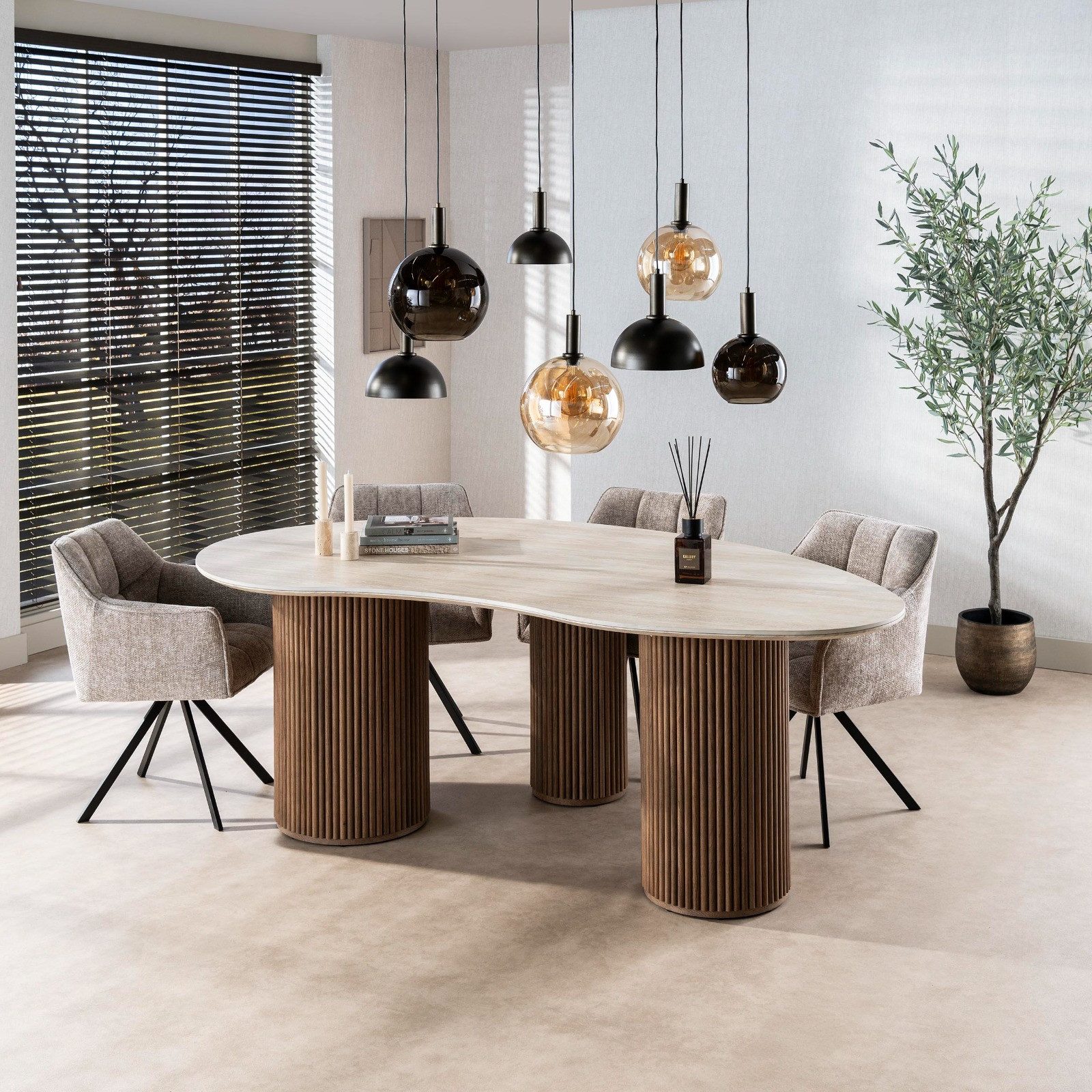 alesvelt Esstisch ROMANO ORGANICO Nierenförmiger Keramiktisch in Travertin-Optik (1-Tisch), 215x122x77h cm Keramik, Travertin-Design, Holzoptik