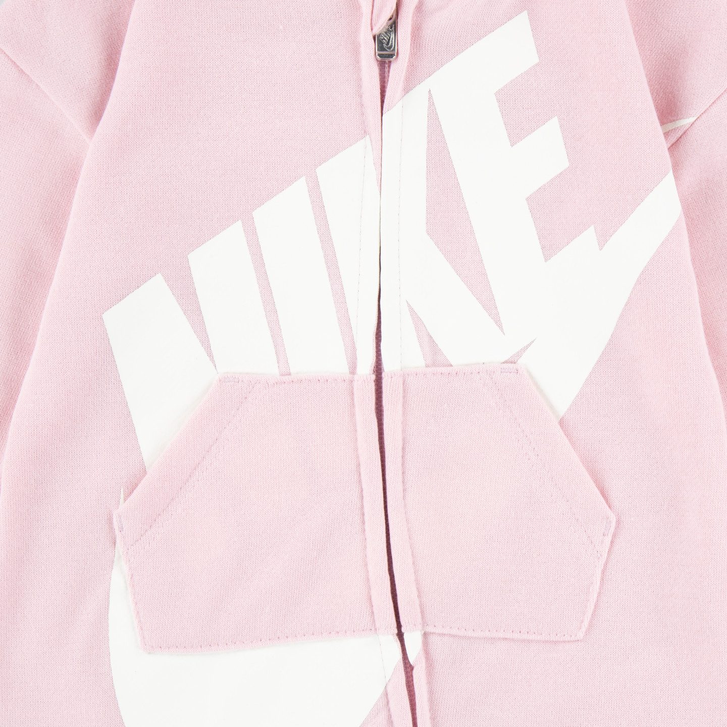 Nike Sportswear Strampler NKN SUSTAINABLE COVERALL mit asymmetrischem, durchgehendem Reißverschluss vorn