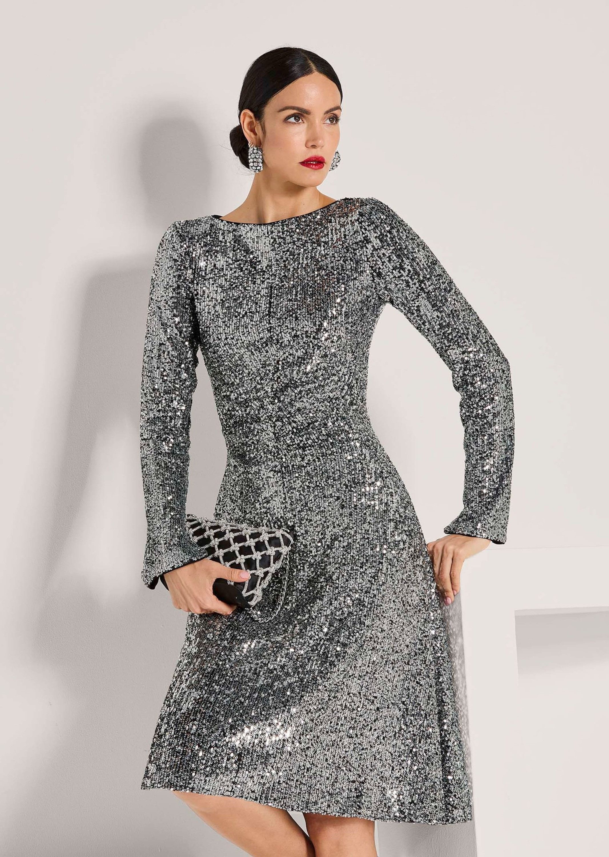 MADELEINE Midikleid Abendkleid mit Glanzeffekt Stilvolles Eventkleid mit U-Boot-Ausschnitt und Langarm