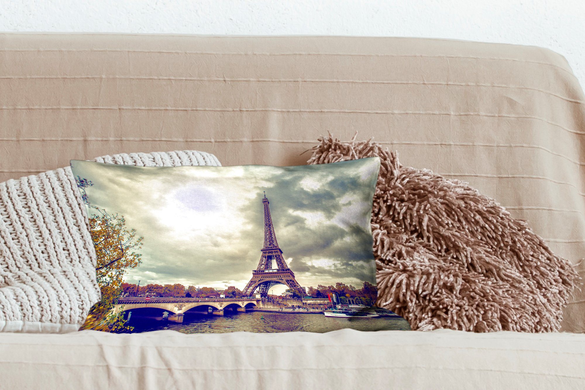 den Füllung, und Schlafzimmer Eiffelturm Wasserblick Wohzimmer Dekokissen Dekoration, Zierkissen, Paris, MuchoWow Dekokissen mit auf
