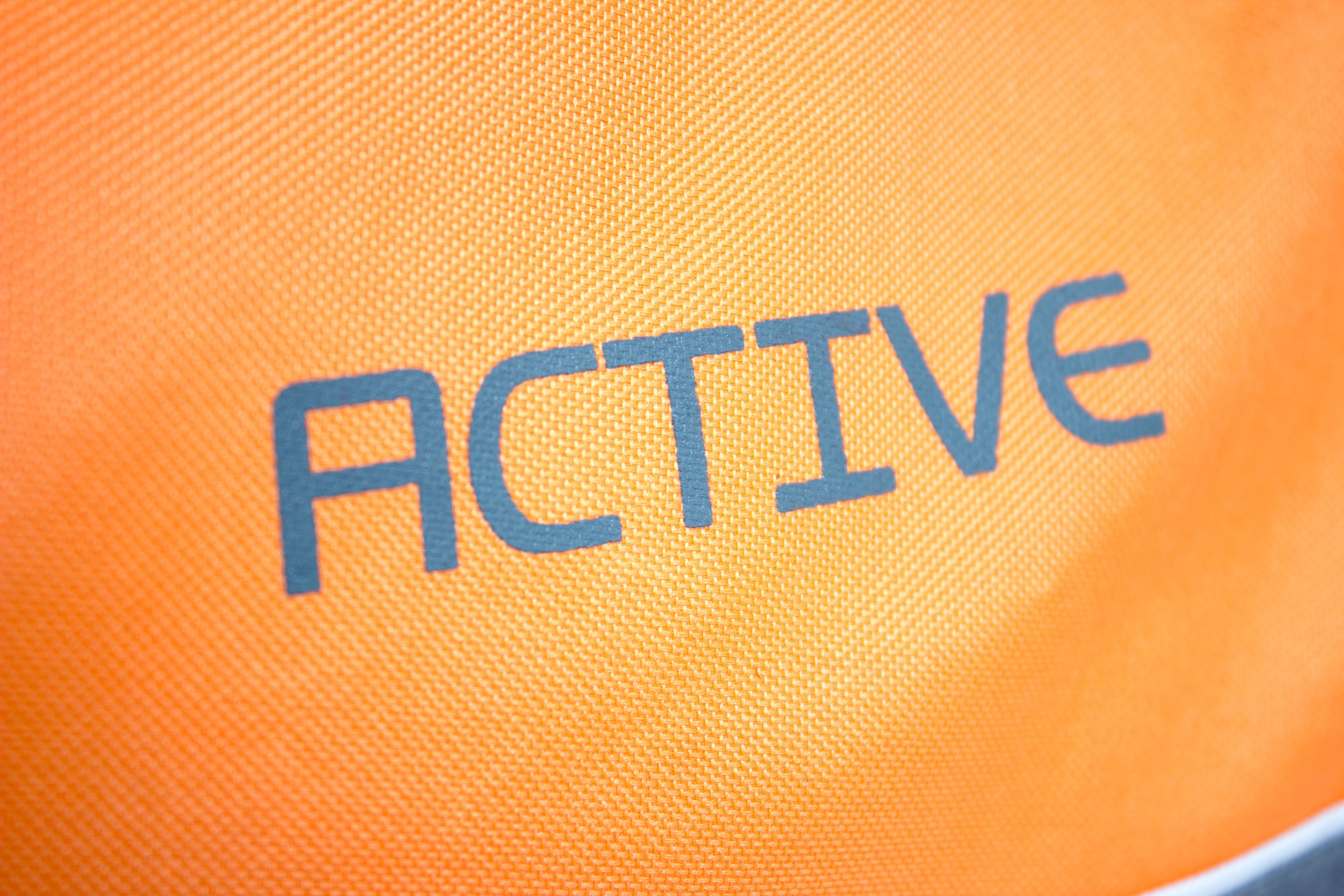 BRUBAKER Sporttasche Trainingstasche Active 30 l mit Nassfach (Reisetasche für Damen und Herren, für Sport Fitness Schwimmen Reisen), Fitnesstasche mit Bodenfach und einem Fach für Handy und Ähnliches