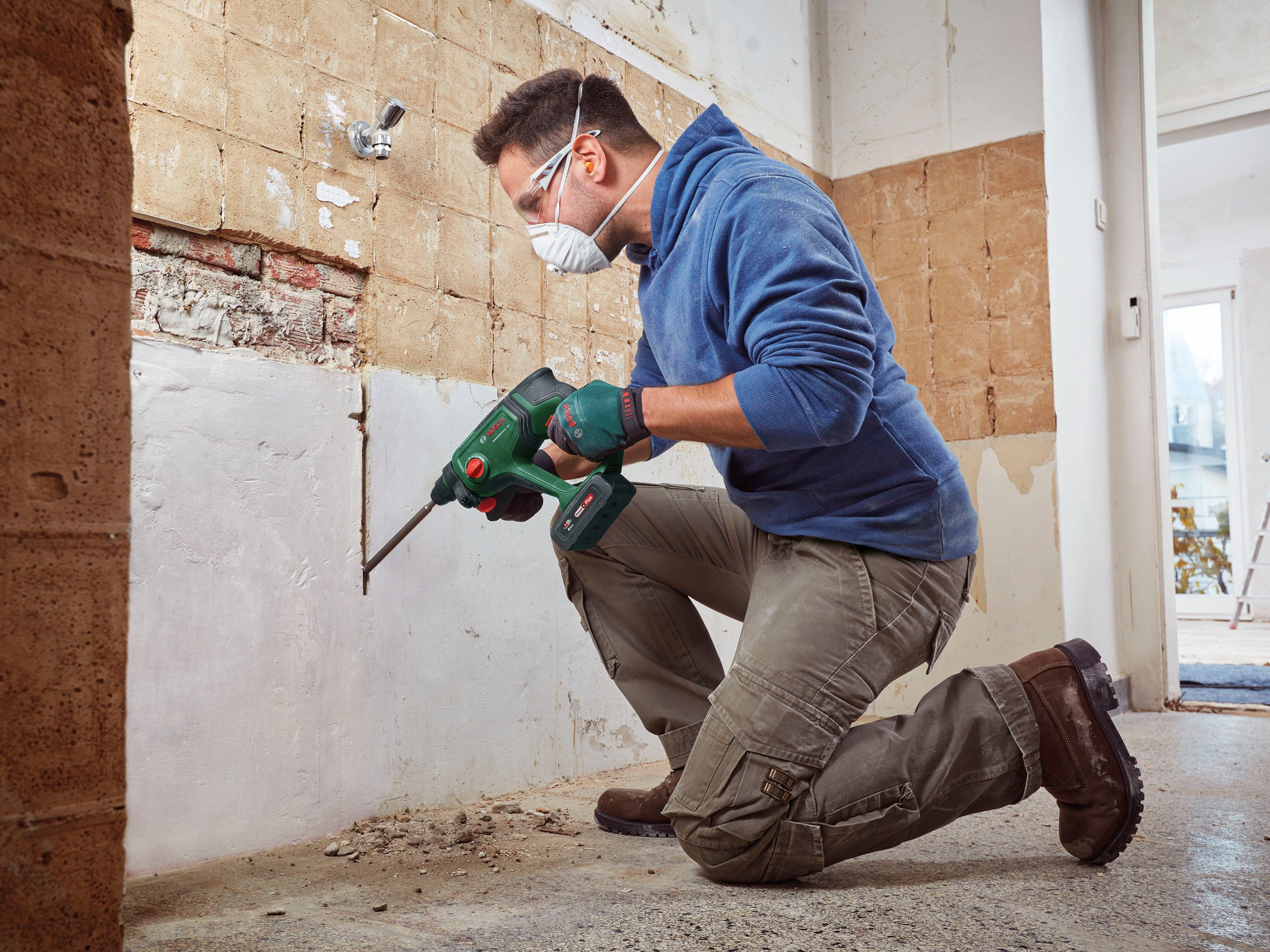 Bosch Home & Garden Akku-Bohrhammer UniversalHammer, mit Akku 18V/2,5Ah und Ladegerät AL 1 – Bild 2 von 5