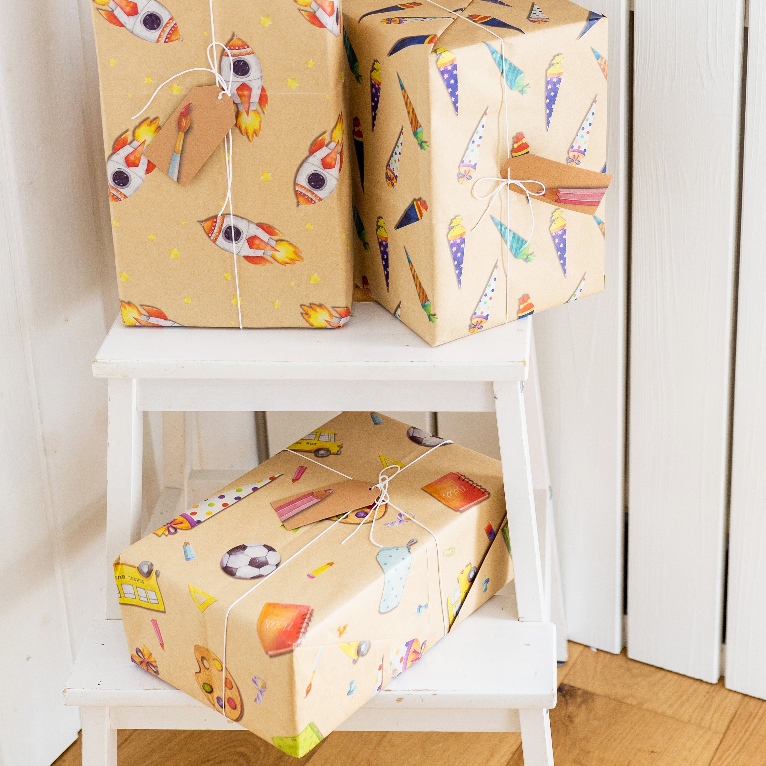 PAPIERDRACHEN Geschenkpapier Geschenkpapier zur Einschulung - verschiedene Motive, doppelseitig bedruckt und Anhänger mit Baumwollschnur – Bild 4 von 5