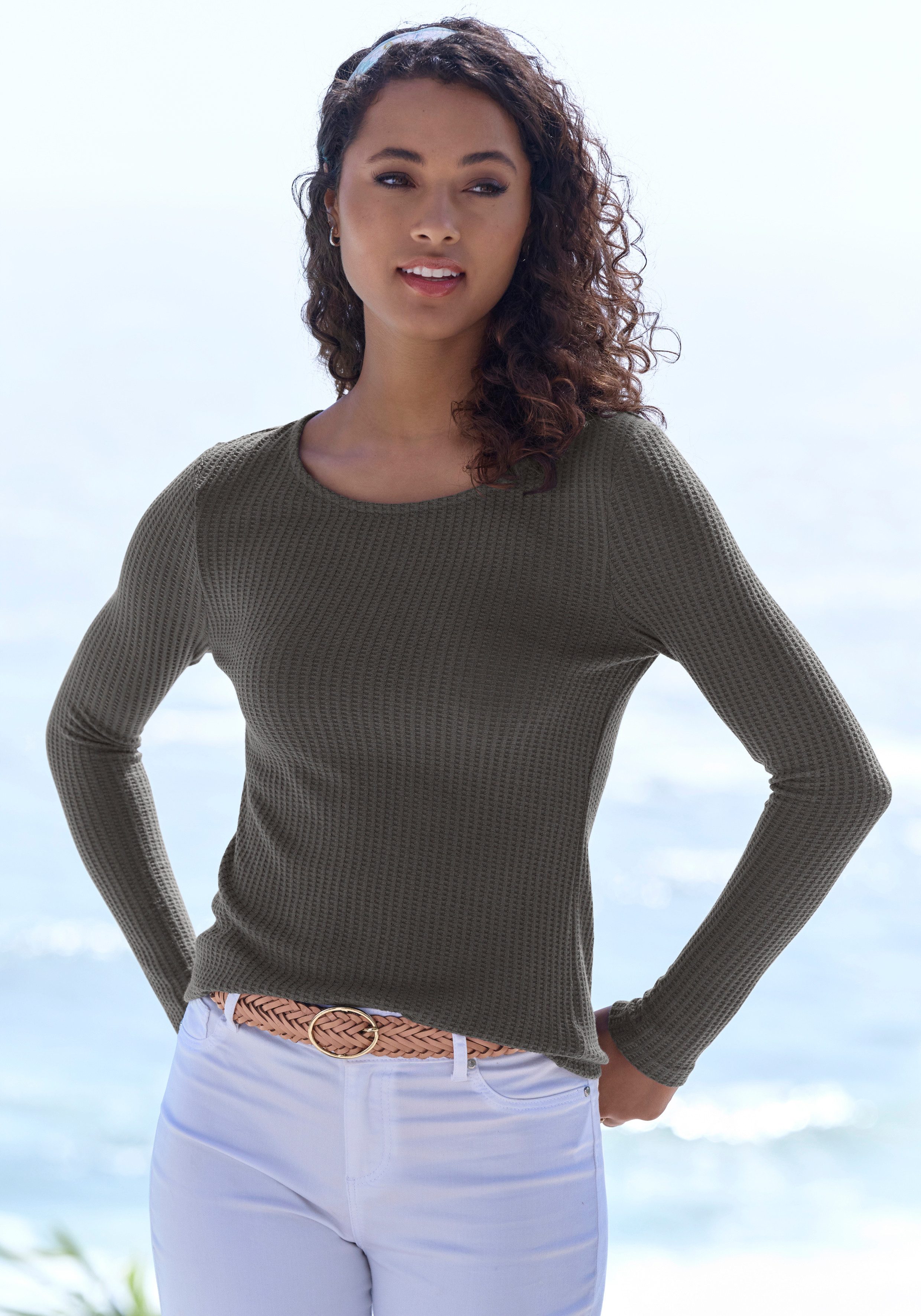 LASCANA Langarmshirt in modischer Piqué-Optik aus weicher Qualität mit Visk günstig online kaufen