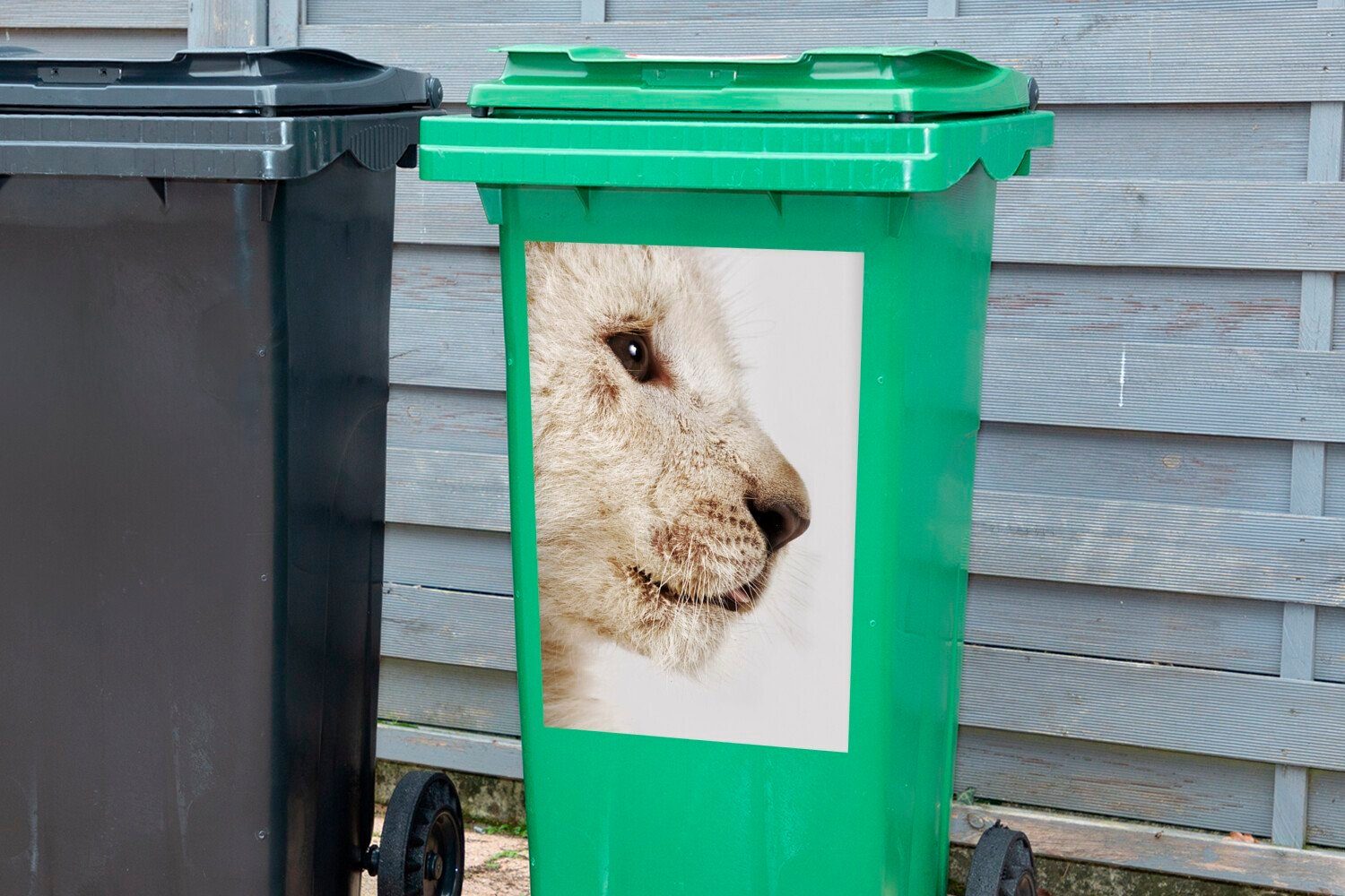 - - MuchoWow Sticker, (1 Abfalbehälter Wandsticker Weiß Container, Mülltonne, Mülleimer-aufkleber, St), Profil Löwe