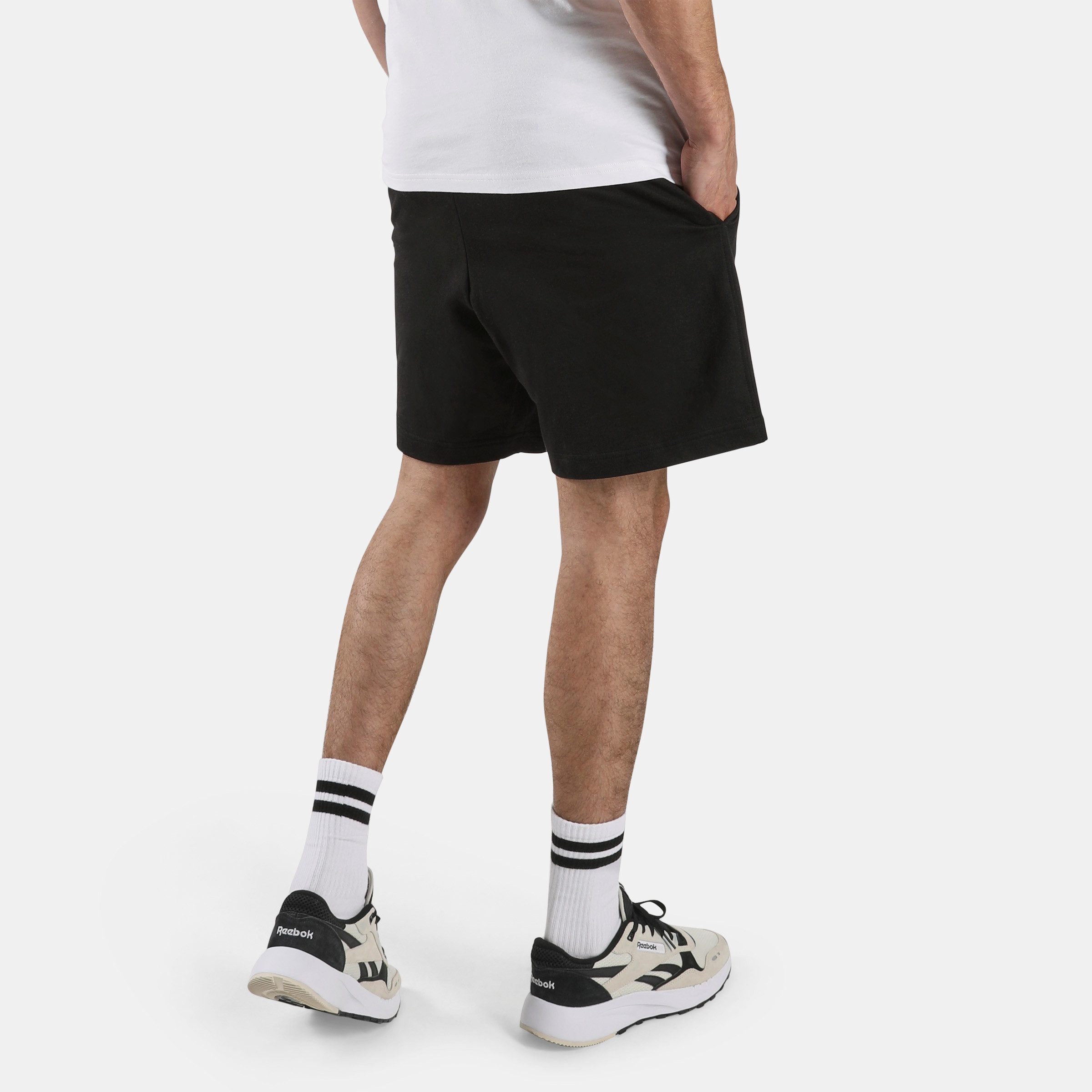 Reebok Sweatshorts ID SMALL LOGO SHORTS Sweatshorts für Sommermode und Frühlingsmode, in den Größen S bis XXL