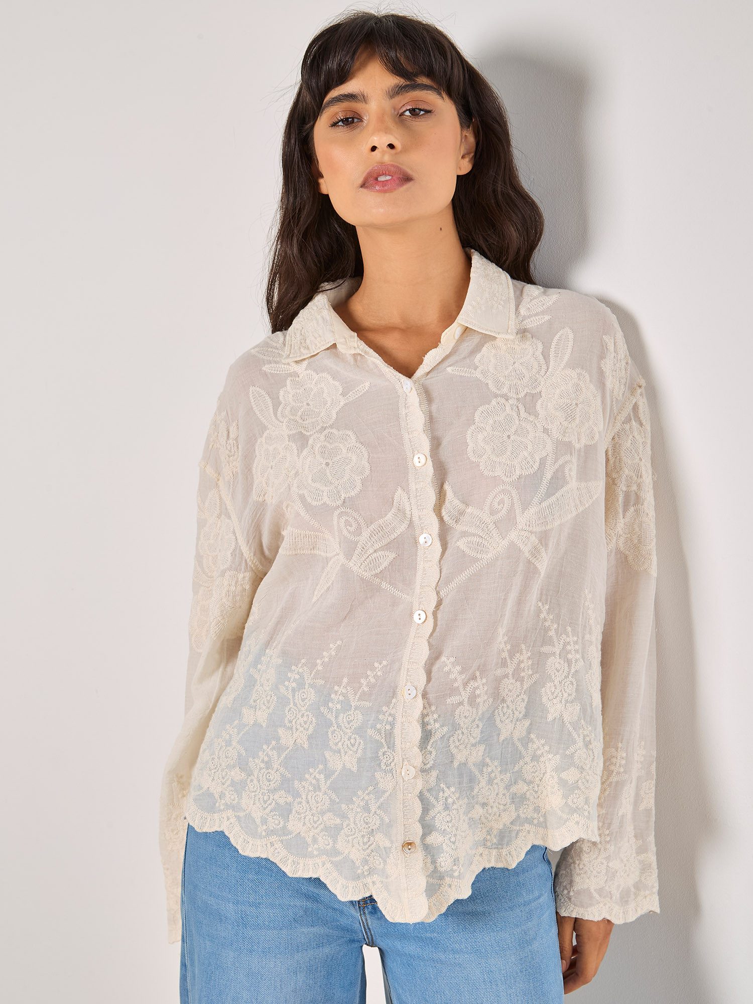 Apricot Hemdbluse Besticktes Hemd mit gewelltem Saum günstig online kaufen