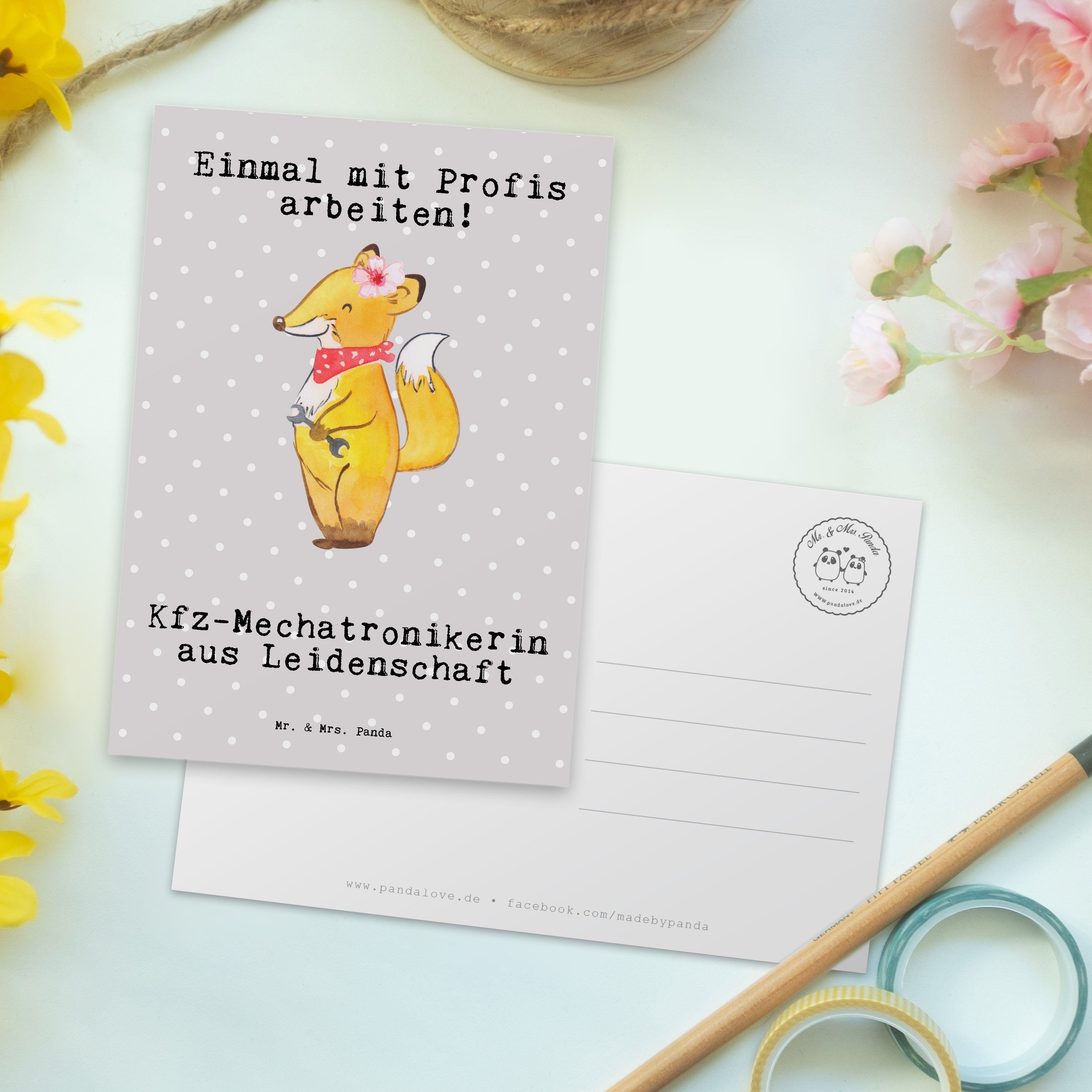 Mr. aus - Pastell Geschenk, Grau Gebur Mrs. Leidenschaft - Postkarte Kfz-Mechatronikerin & Panda