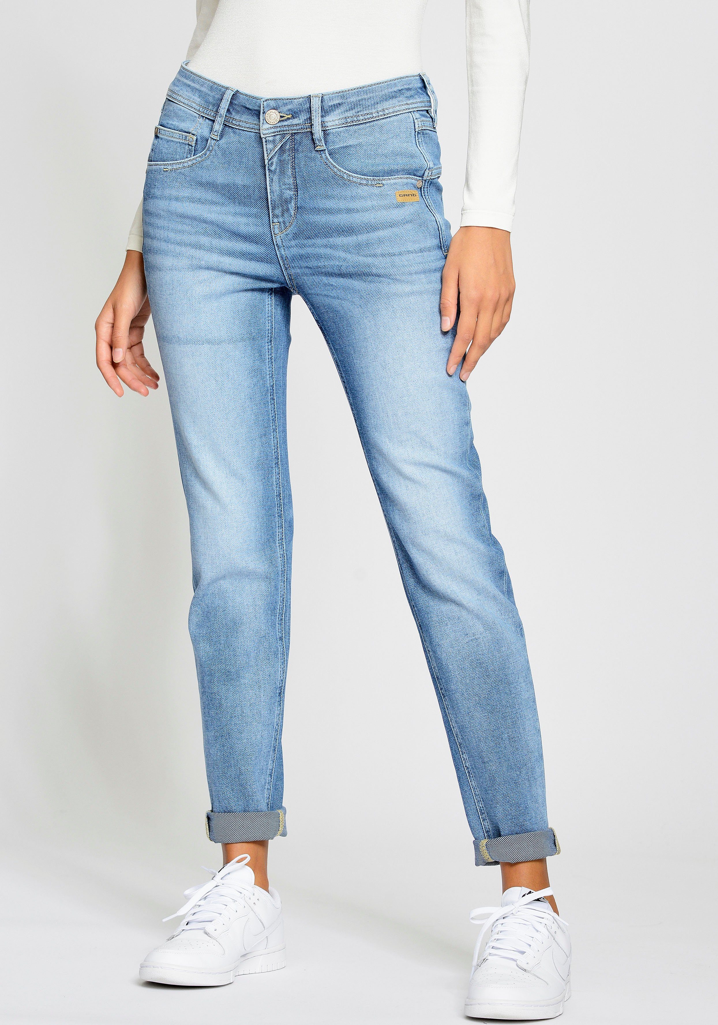 GANG Relax-fit-Jeans 94Amelie, 5-Pocket Style mit Reißverschluss und Knopf