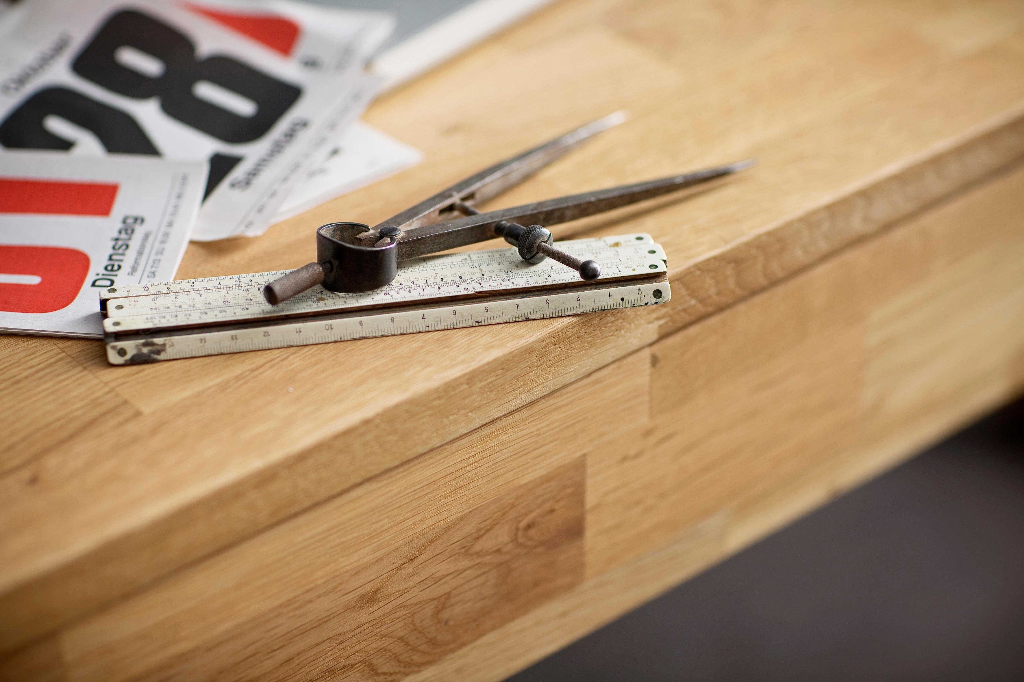 Home affaire Laptoptisch Dura - Holzschreibtisch aus Massivholz mit Soft-Close Schublade, aus Massivholz, mit Soft-Close Funktion der Schubladen