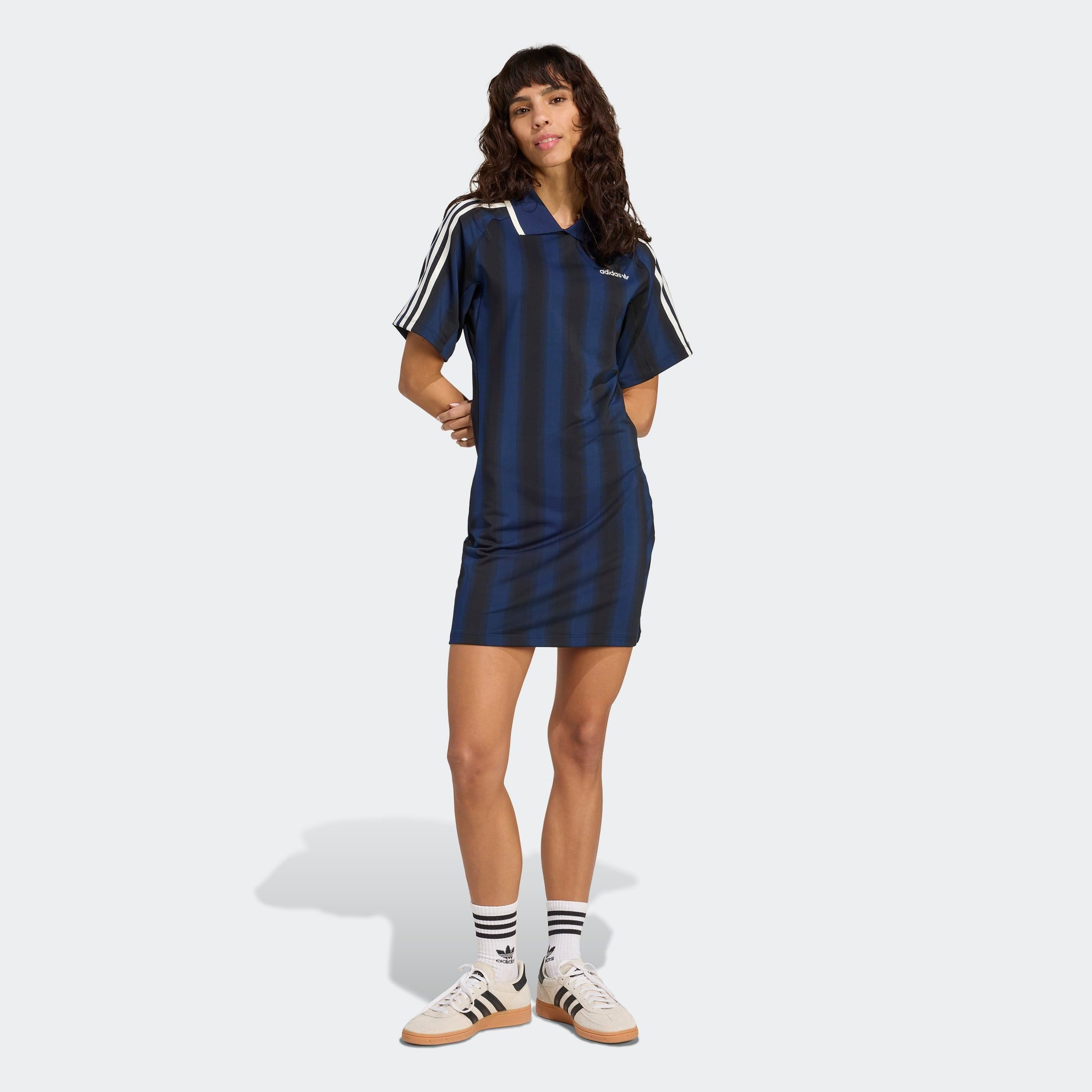 adidas Originals Shirtkleid FOOTIE DRESS (1-tlg) sportlicher Look, vom Fußball inspirierter Allover-Print