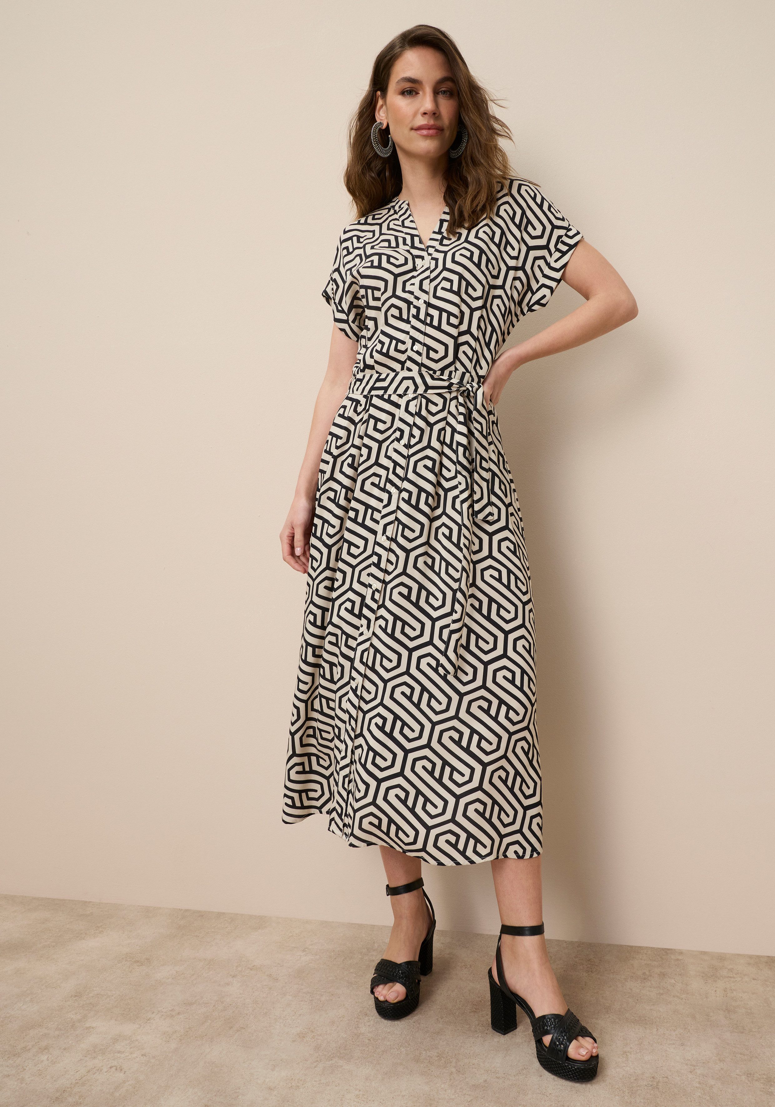 Tamaris Hemdblusenkleid mit tailliertem Bindegürtel und Knopfleiste (Set, 2-tlg., mit Bindegürtel) aus Viskose, für Frühling und Sommer, gemustert, Mitte-Wade-Länge