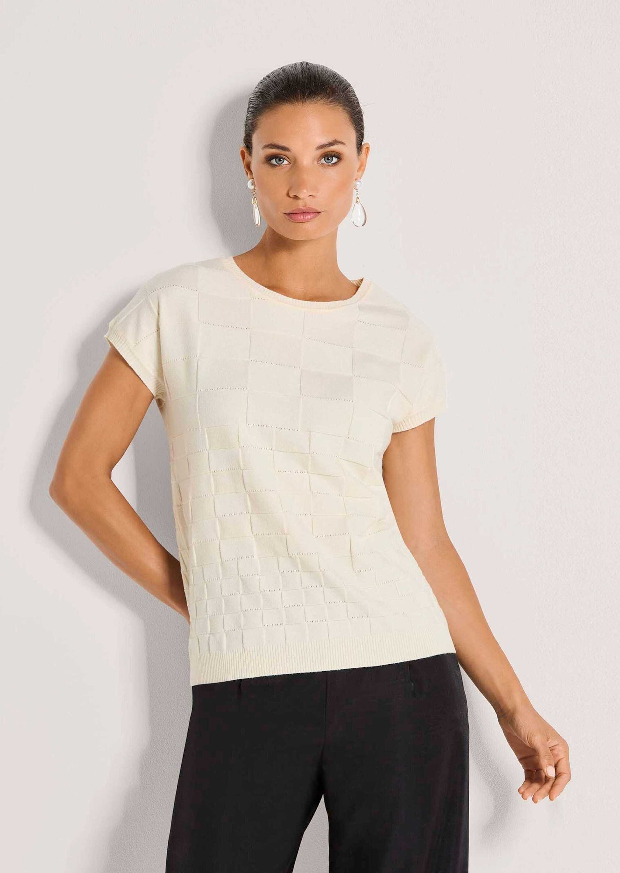 MADELEINE Strickpullover Strukturpullover mit grafischem Muster Viskoseshirt mit Rundhals, gerippten Abschlüssen und ohne Arm