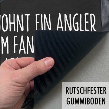 Fußmatte Fußmatte Angler Geschenk Angeln Lustiger Spruch Fussmatte 60x40 cm Hie, Trendation