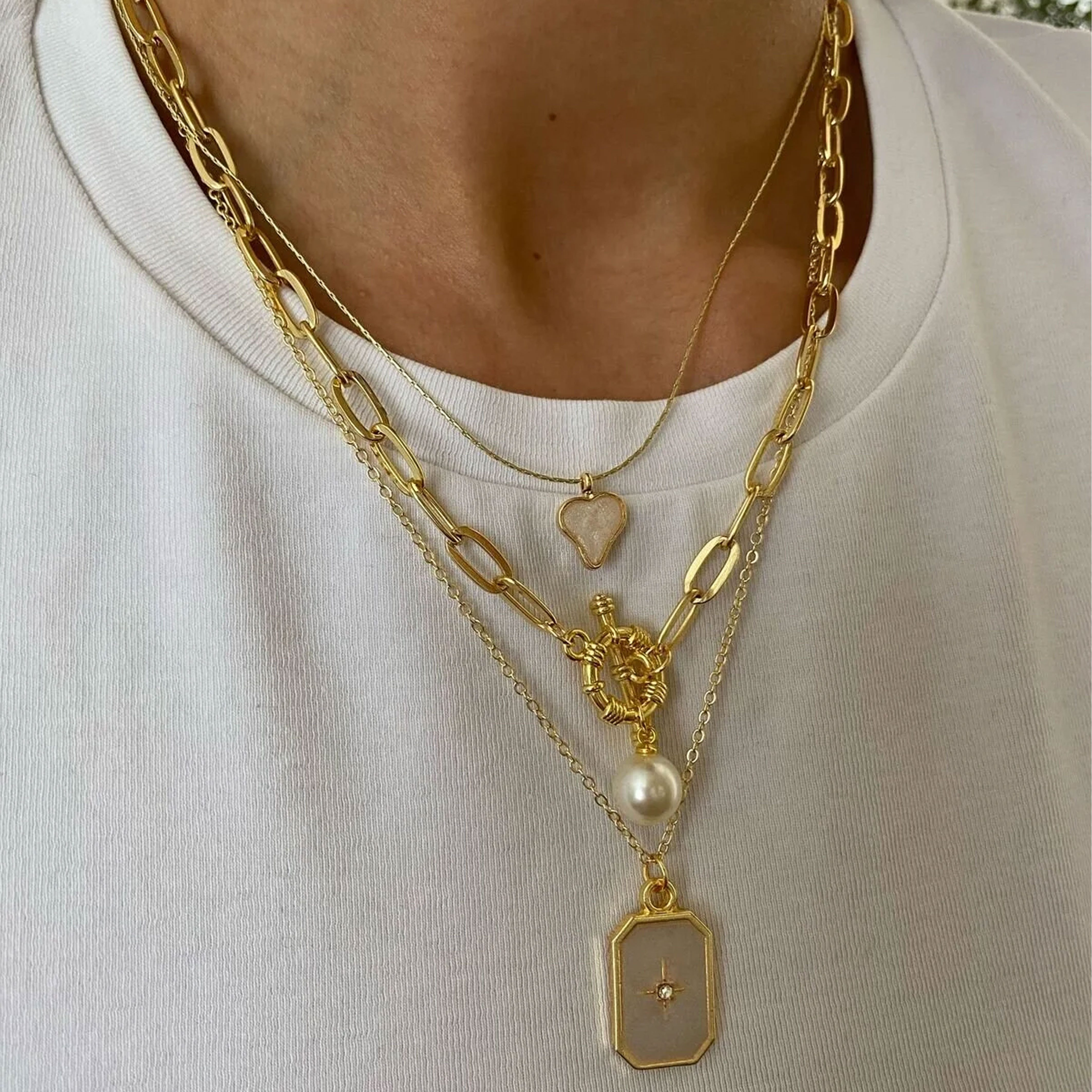 Jungengel Kette mit Anhänger Damen 4'er Halsketten Set Schmuckset Anhänger Gold Modeketten (Set, 4-tlg., 4-teiliges Schmuckset mit kombinierbaren Halsketten), 4-teiliges Layering Halsketten Set mit Holz-Geschenkbox
