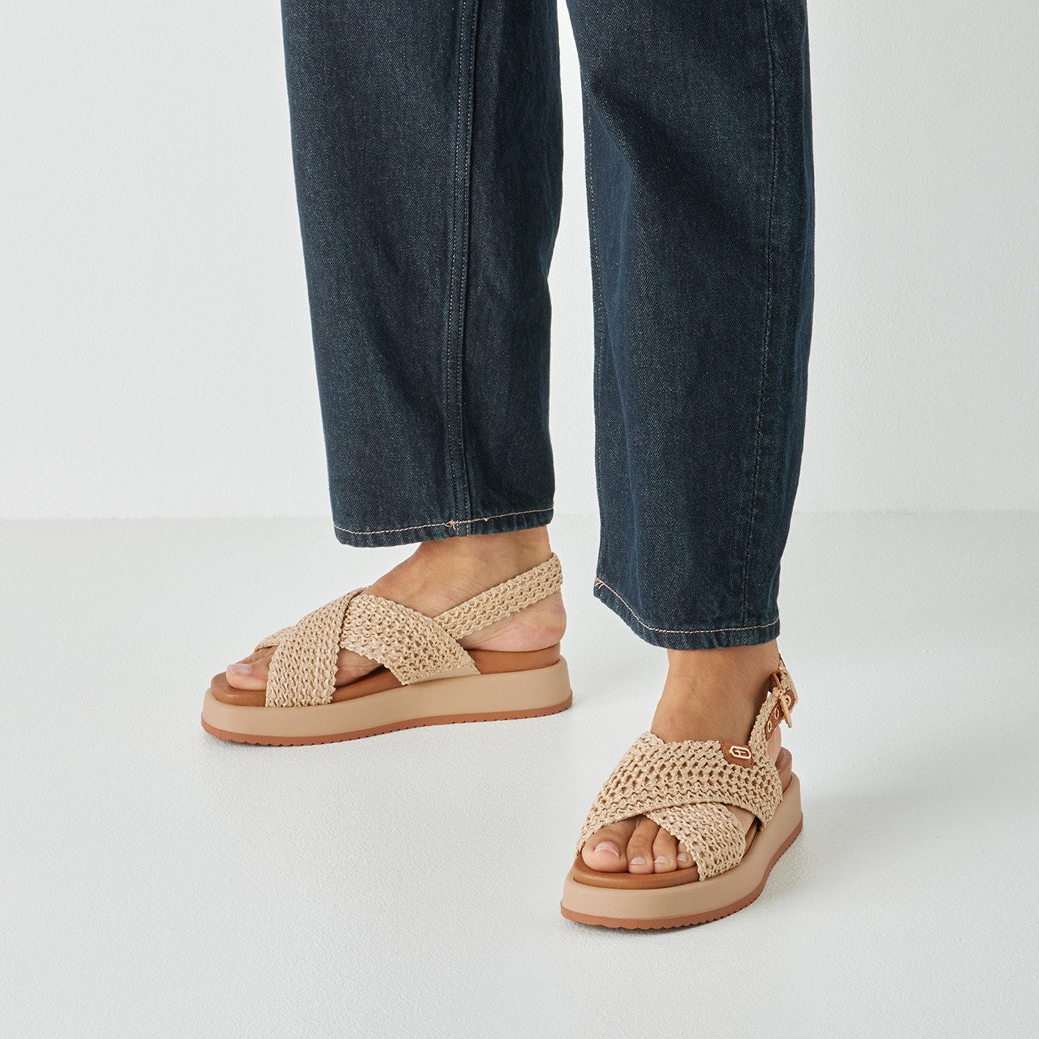 Tamaris Keilsandalette, Plateau, Riemchensandale, Sommerschuh mit Kreuz-Bandage