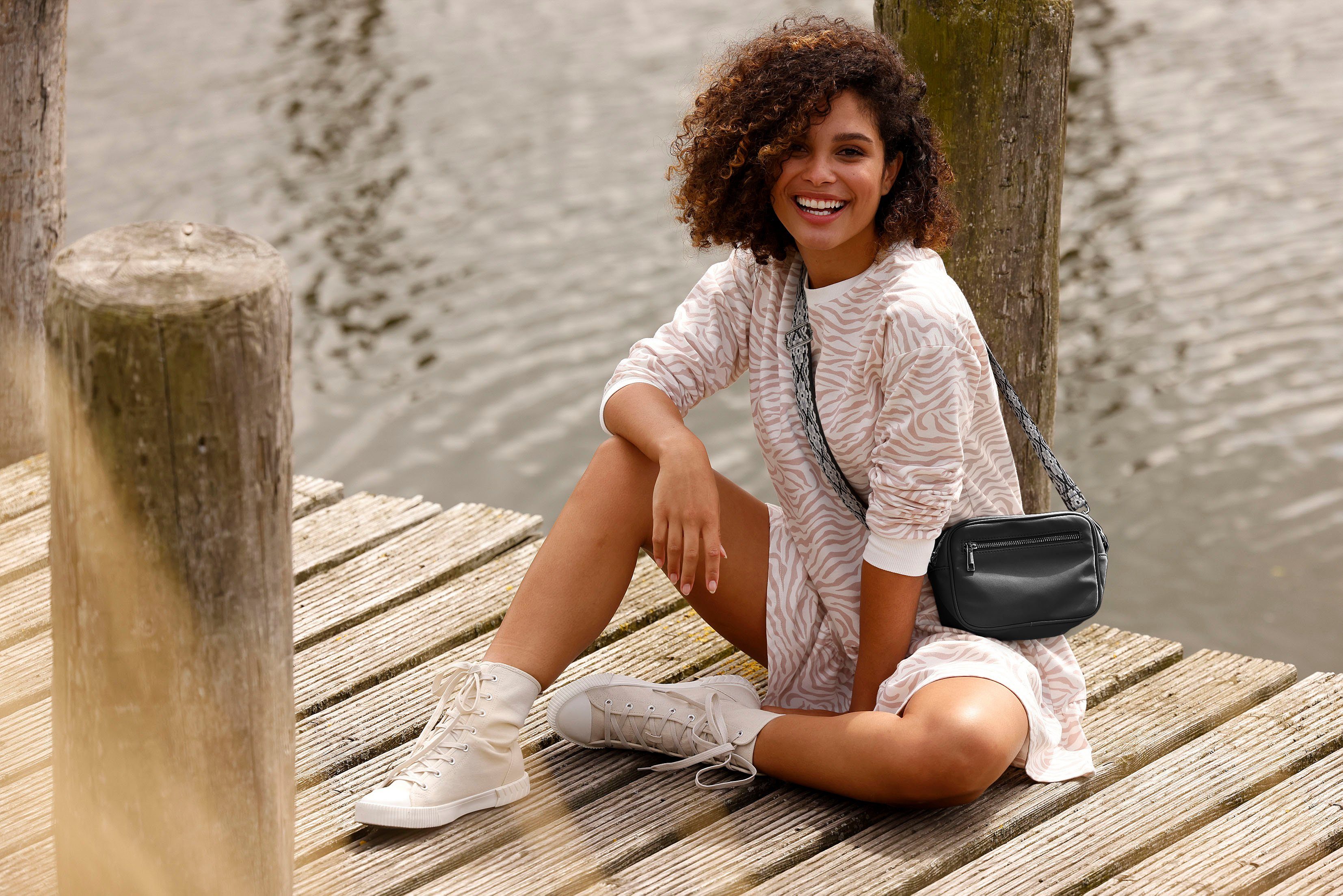 LASCANA Umhängetasche Minibag, mit auswechselbaren Schulterriemen günstig online kaufen