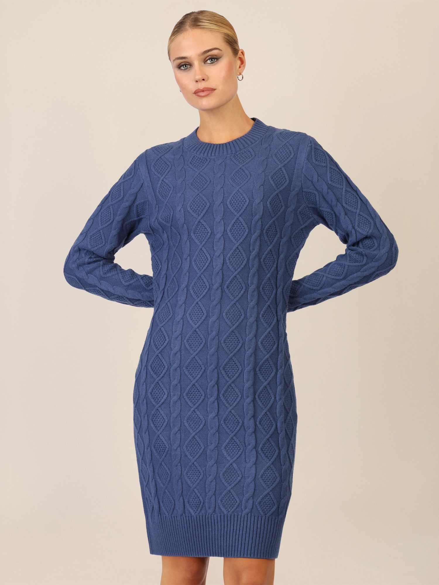 Apart Strickkleid mit Strukturmuster und Rundhalsausschnitt günstig online kaufen