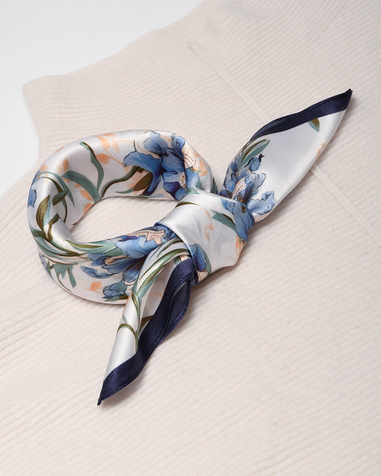 MayTree Seidentuch quadratisch,Oleander 53x53 cm, Nickituch, Bandana-Schal, günstig online kaufen