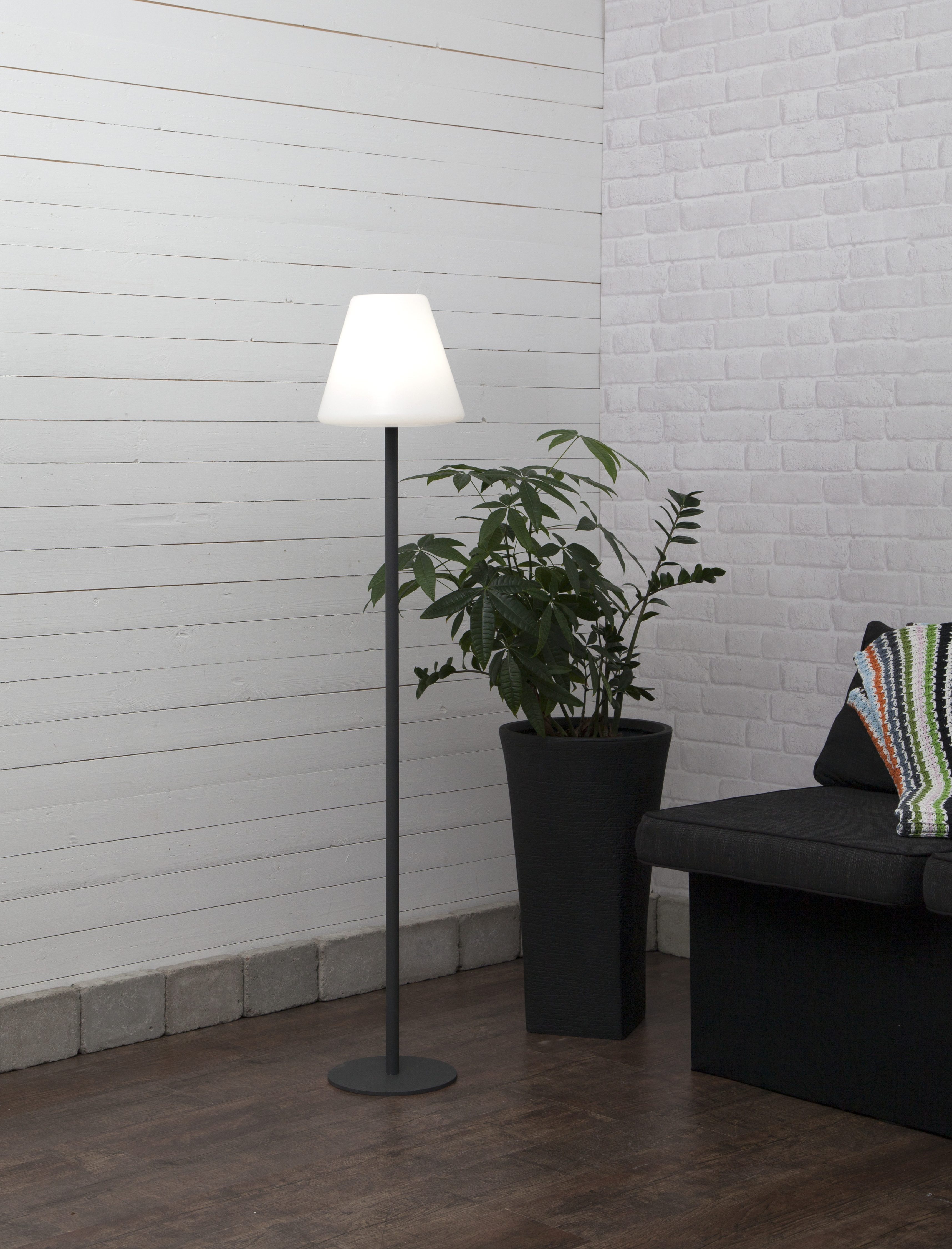 STAR TRADING LED Außen-Stehlampe Stehleuchte Kreta, Leuchtmittel wechselbar, 150cm Höhe, E27-Fassung, max 25 W, 3 m H05RN-F-Kabel, IP65