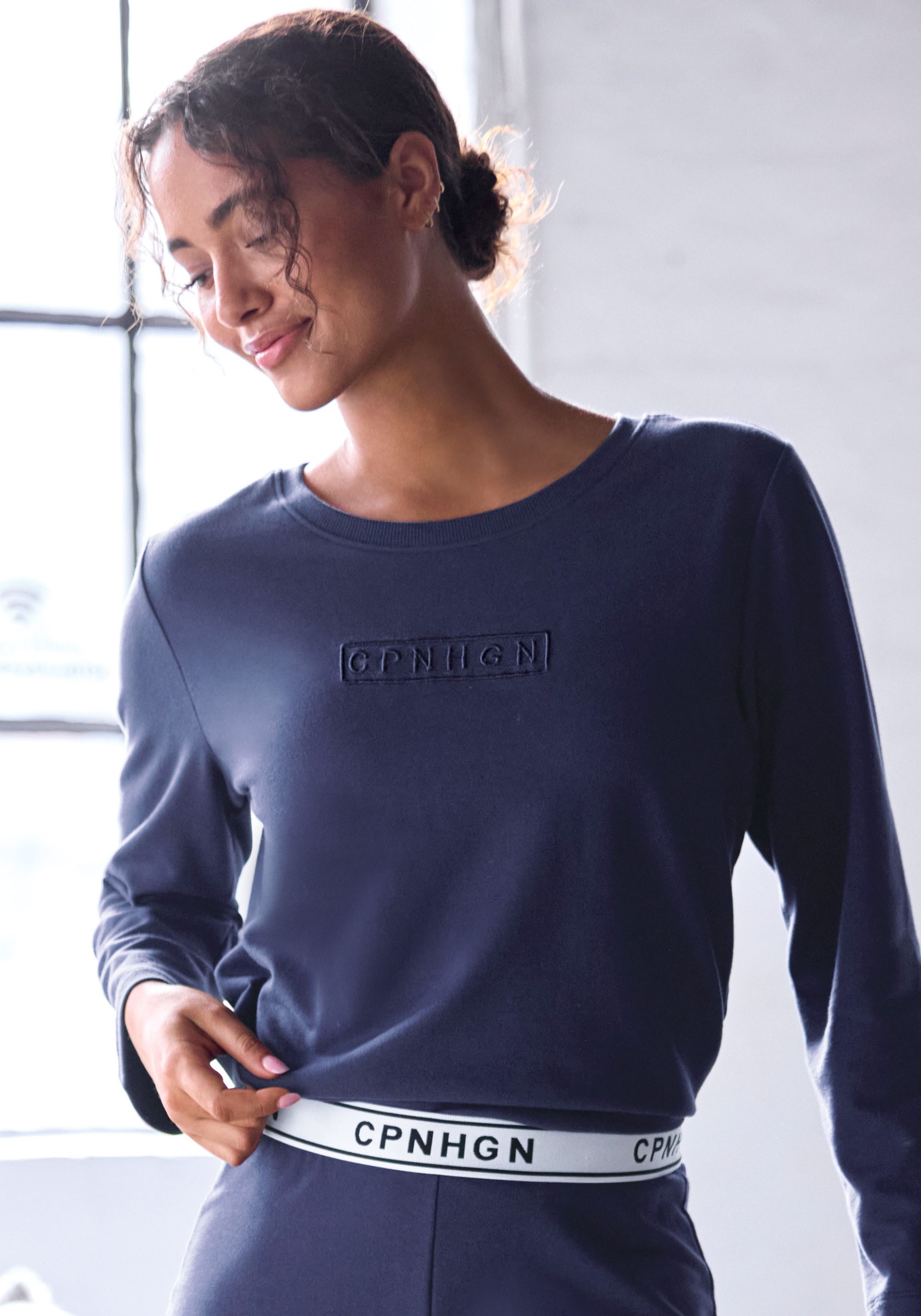 Copenhagen Studios Langarmshirt mit hochwertiger Logostickerei
