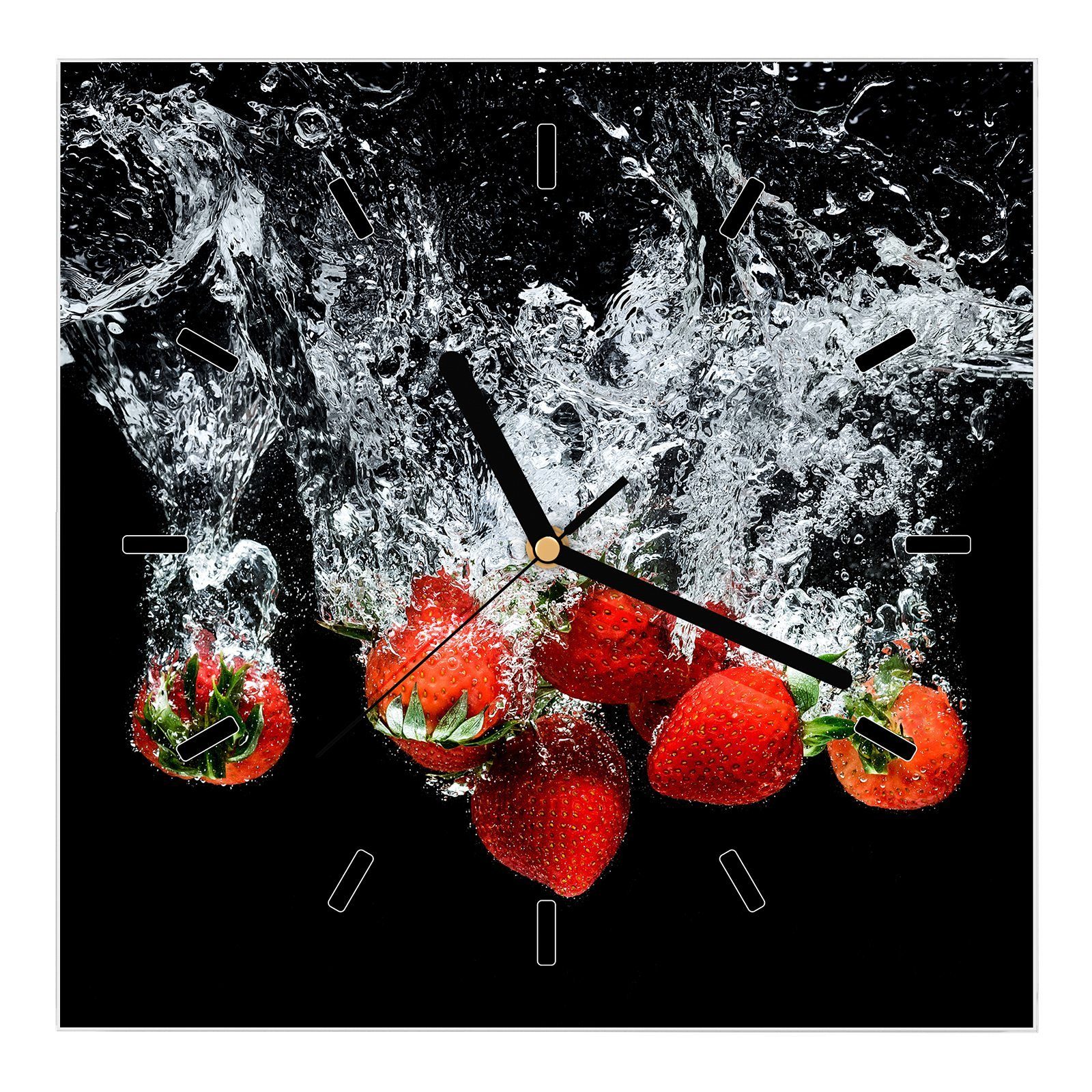 Primedeco Wanduhr Glasuhr Wanduhr Wandkunst Größe 30 x 30 cm mit Motiv Erdbeeren im Wasser