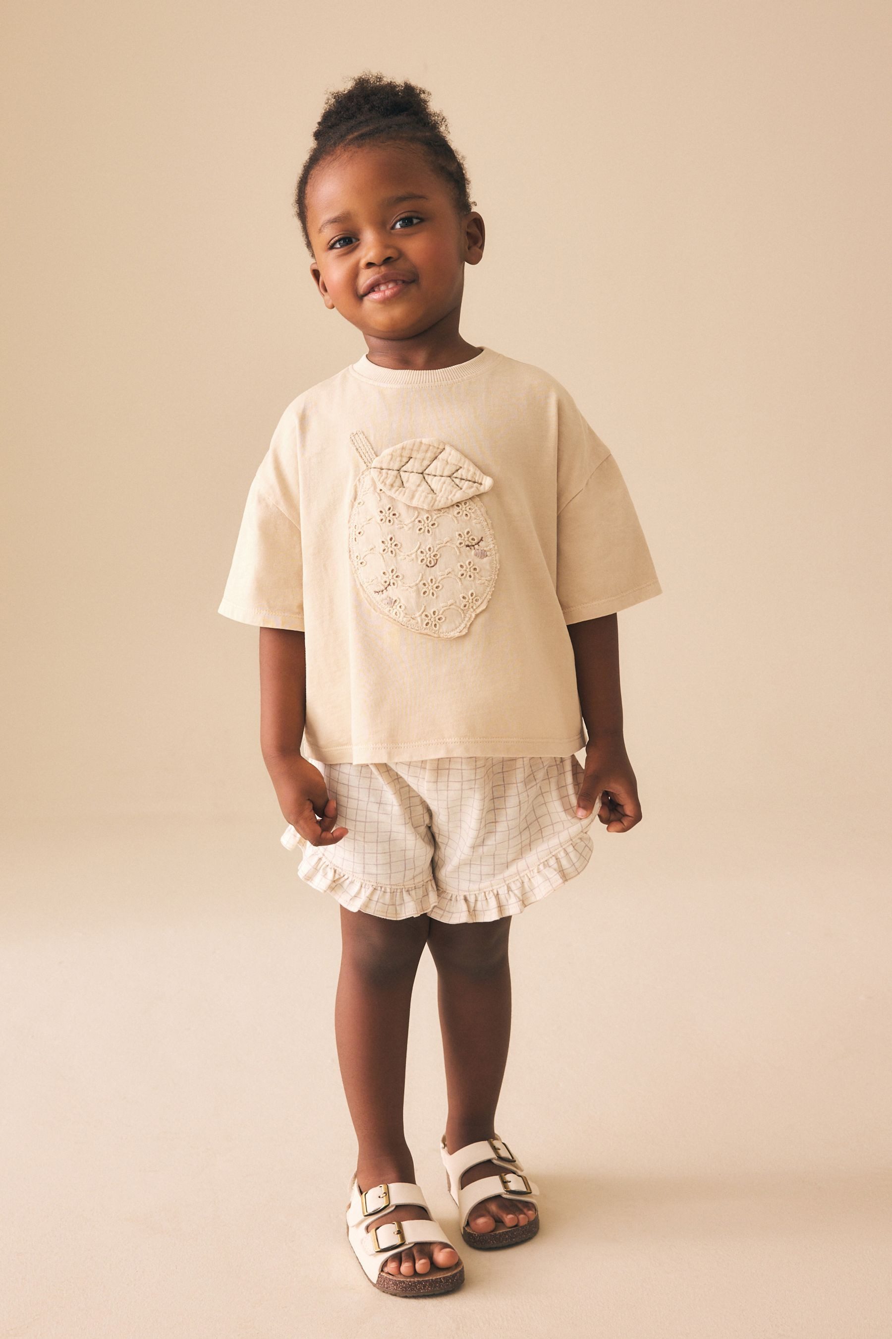 T-Shirt & Shorts Kurzärmeliges T-Shirt und Shorts im Set