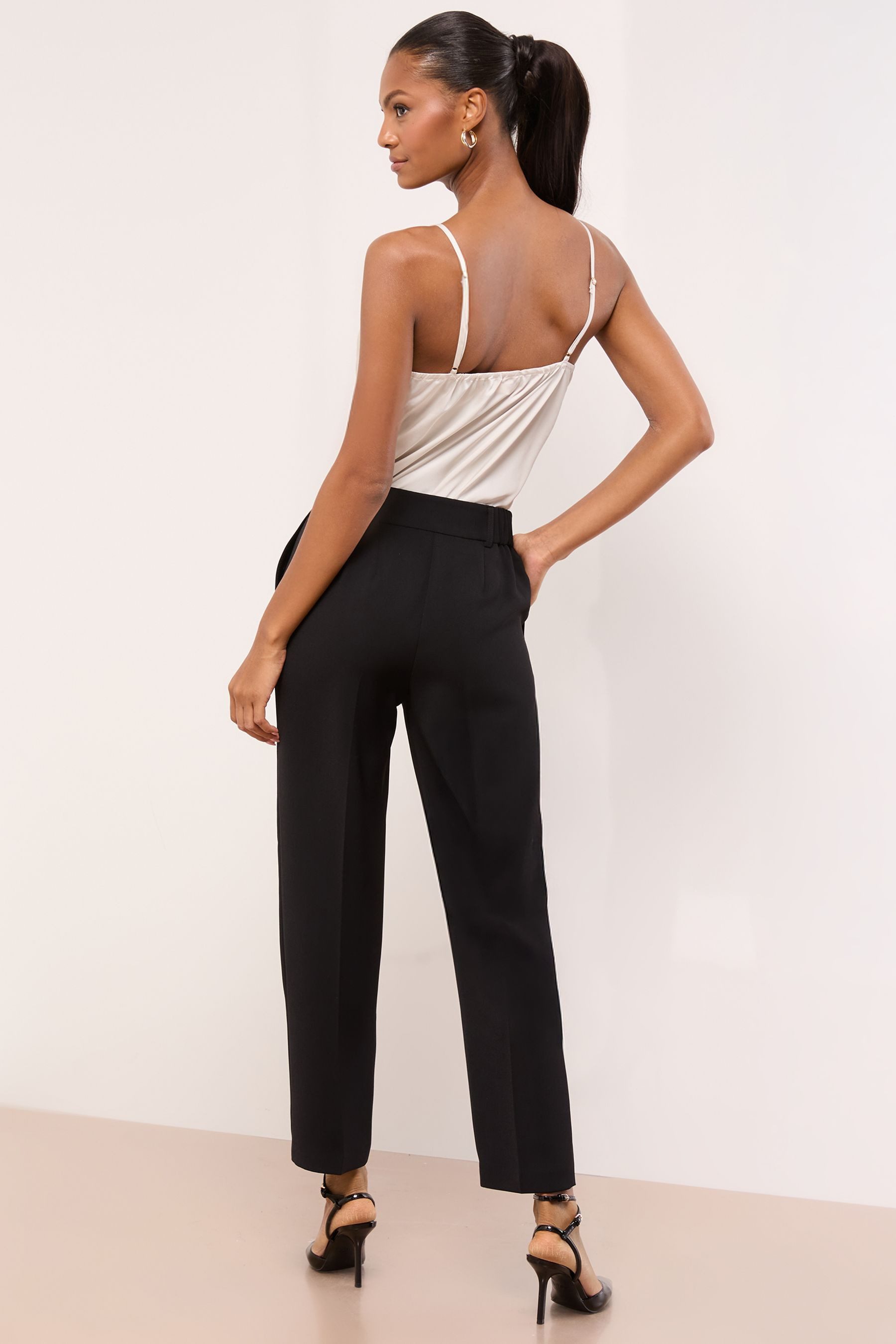 LIPSY Stoffhose Lipsy Tapered Hose mit Ziernaht, Regular (1-tlg) günstig online kaufen