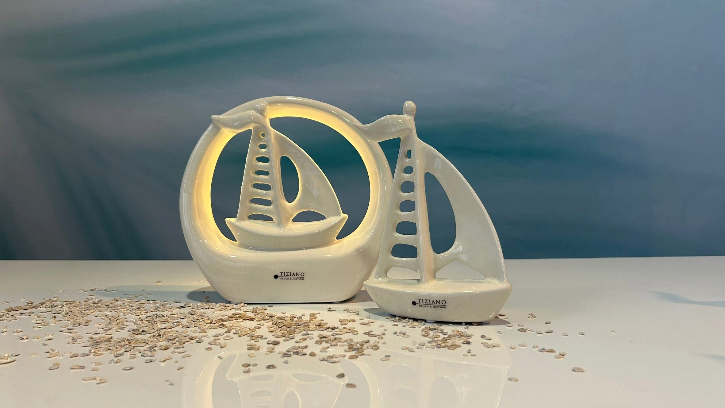TIZIANO - DESIGN & EMOTIONS Dekofigur Dekoboot Casali im Ring LED creme-weiß – Bild 2 von 3