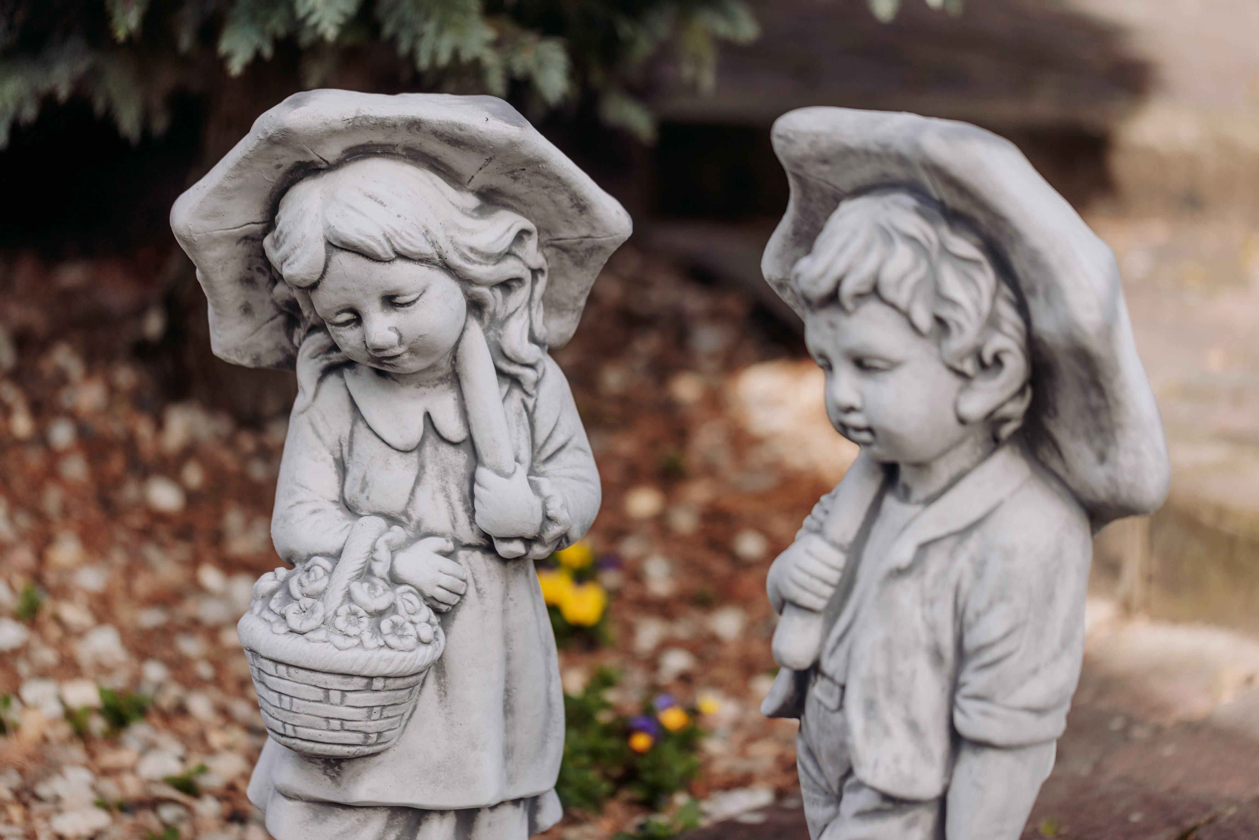 gartendekoparadies.de Gartenfigur Statuen Junge & Mädchen, Landhaus-Stil, Steinfigur H. 68 cm, je 30 kg, Frostsicher