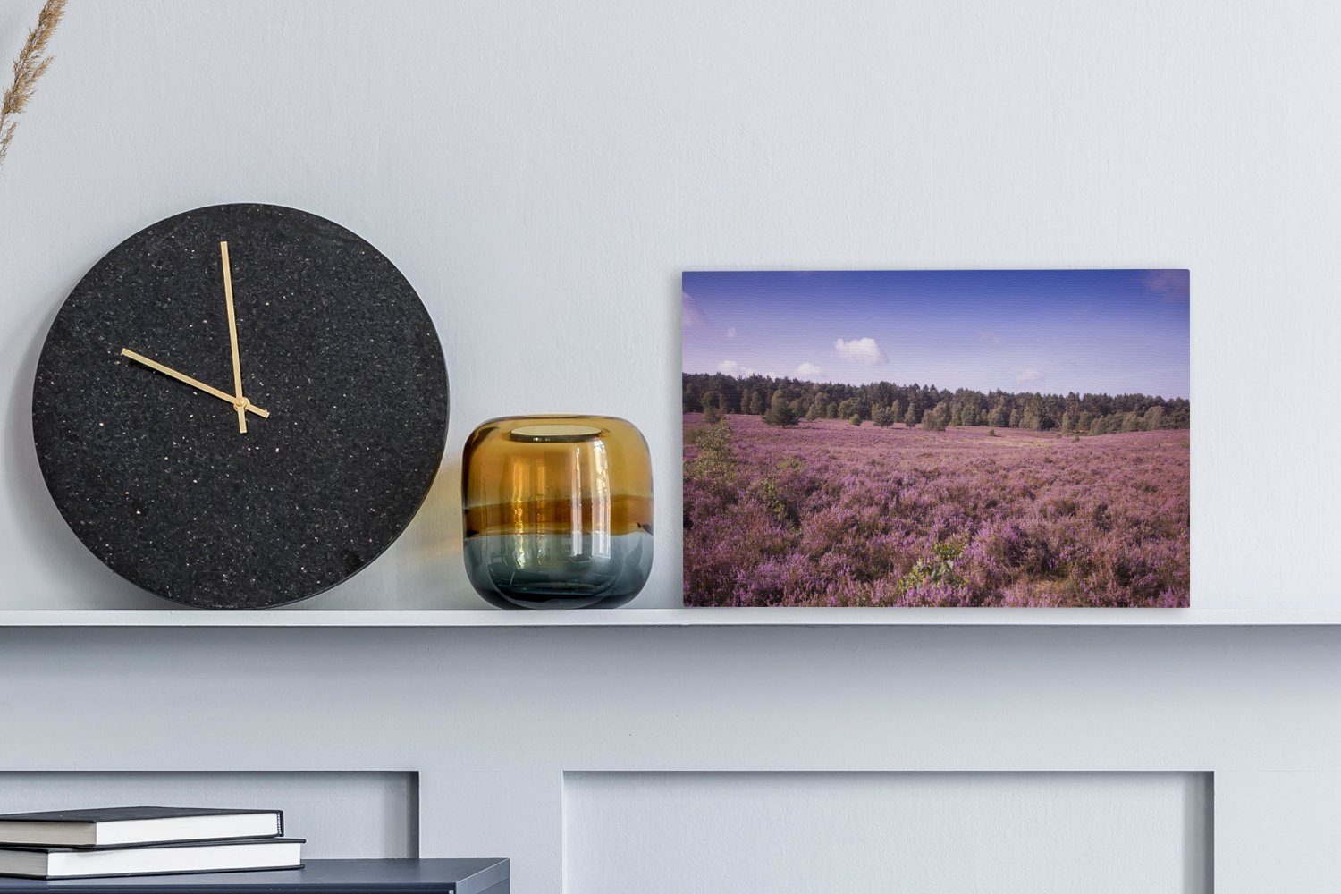 OneMillionCanvasses® Leinwandbild Darstellung der violetten Blumen in der L günstig online kaufen