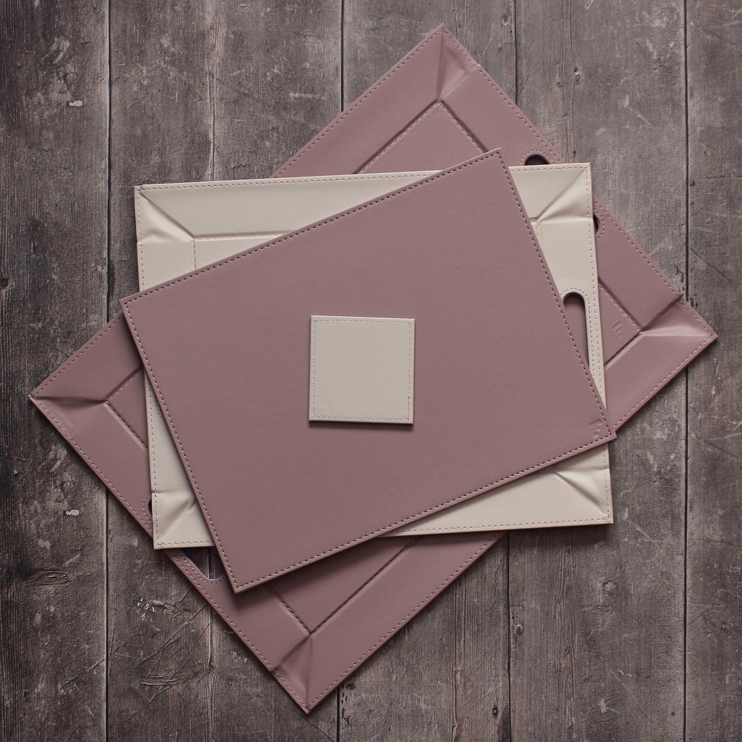 freeform Tablett DUO, 2-farbiges Wendetablett, Tablett und Tisch-Set in einem, wendbar, Kunstleder, (1-tlg), mit Doppelfunktion, pflegeleicht und kann platzsparend verstaut werden