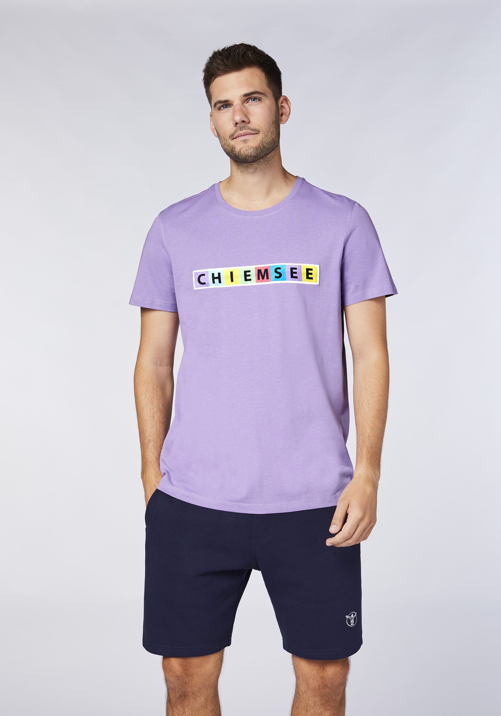 Violet T-Shirt Chiemsee mit Print-Shirt Multicolour-Logo Chalk