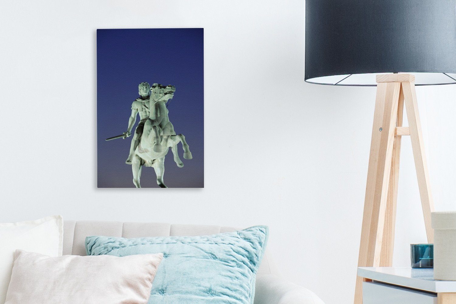 20x30 Gemälde, (1 Zackenaufhänger, beleuchtete inkl. fertig Die St), Großen, Leinwandbild dem cm von OneMillionCanvasses® Statue bespannt Alexander Leinwandbild
