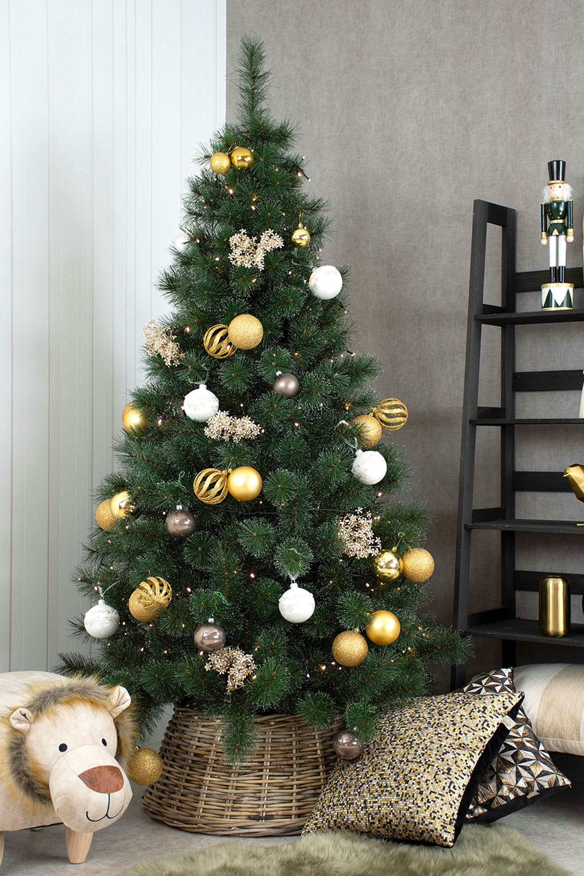 artplants Weihnachtsbaumdecke Weihnachtsbaumkorb Macario aus Rattan, grau-braun, 26cm, Ø60cm